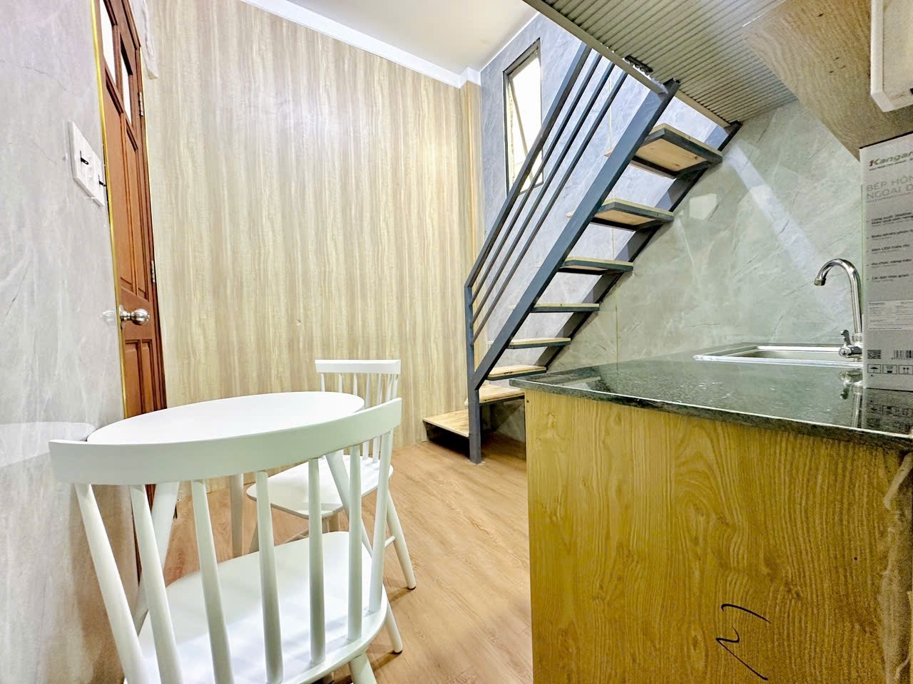 Phòng trọ Duplex 20m2 tại ĐH Home Lê Văn Sỹ - Phú Nhuận - Phòng khách