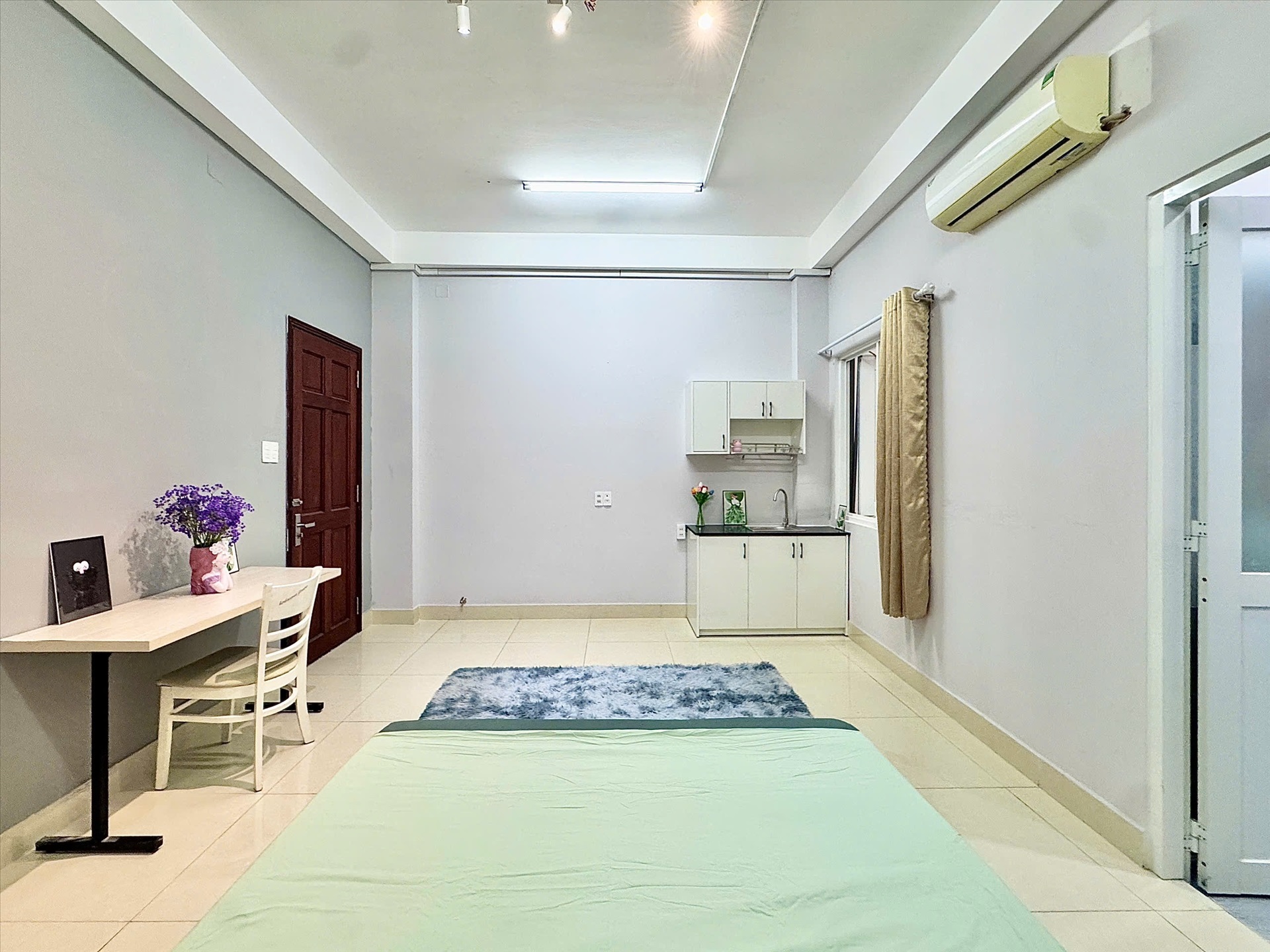 Phòng trọ CN House Vườn Chuối - Quận 3 - Phòng (*)