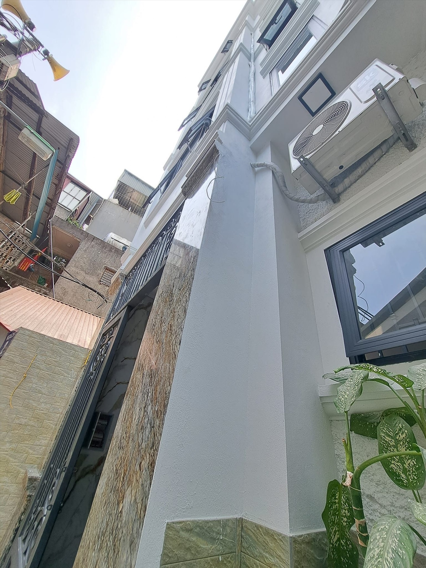 Phòng trọ Airstay Đại La - Hai Bà Trưng - Toàn cảnh tòa nhà (*)