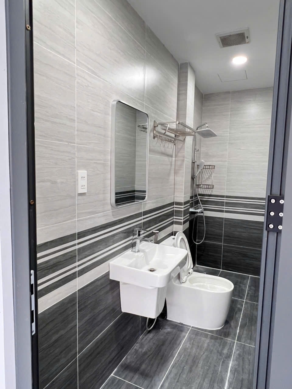 Phòng trọ SQ House Xô Viết Nghệ Tĩnh - Bình Thạnh - Phòng (*)
