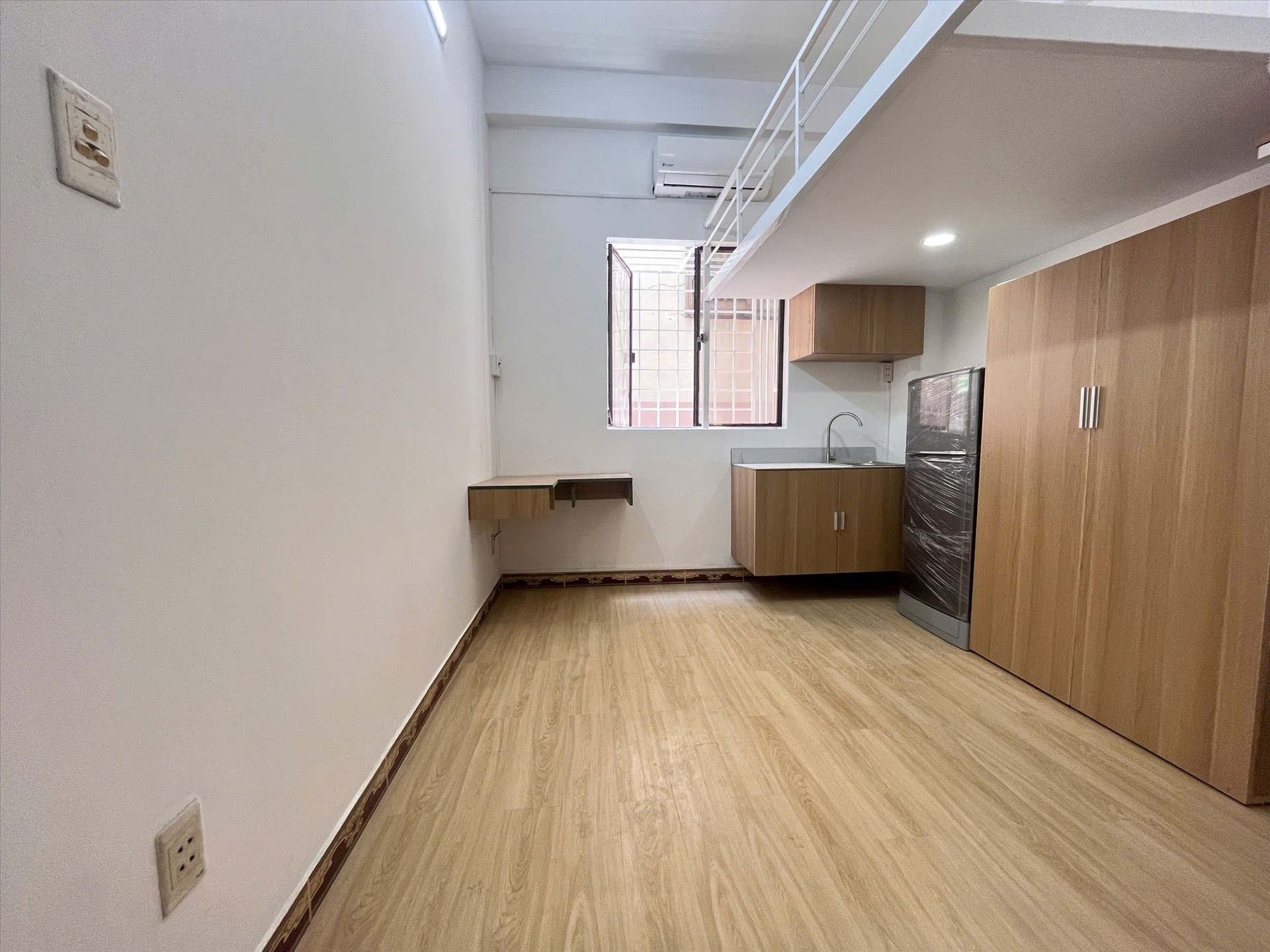 Phòng trọ Redhome Đường 3/2 - Quận 10 - Phòng (*)