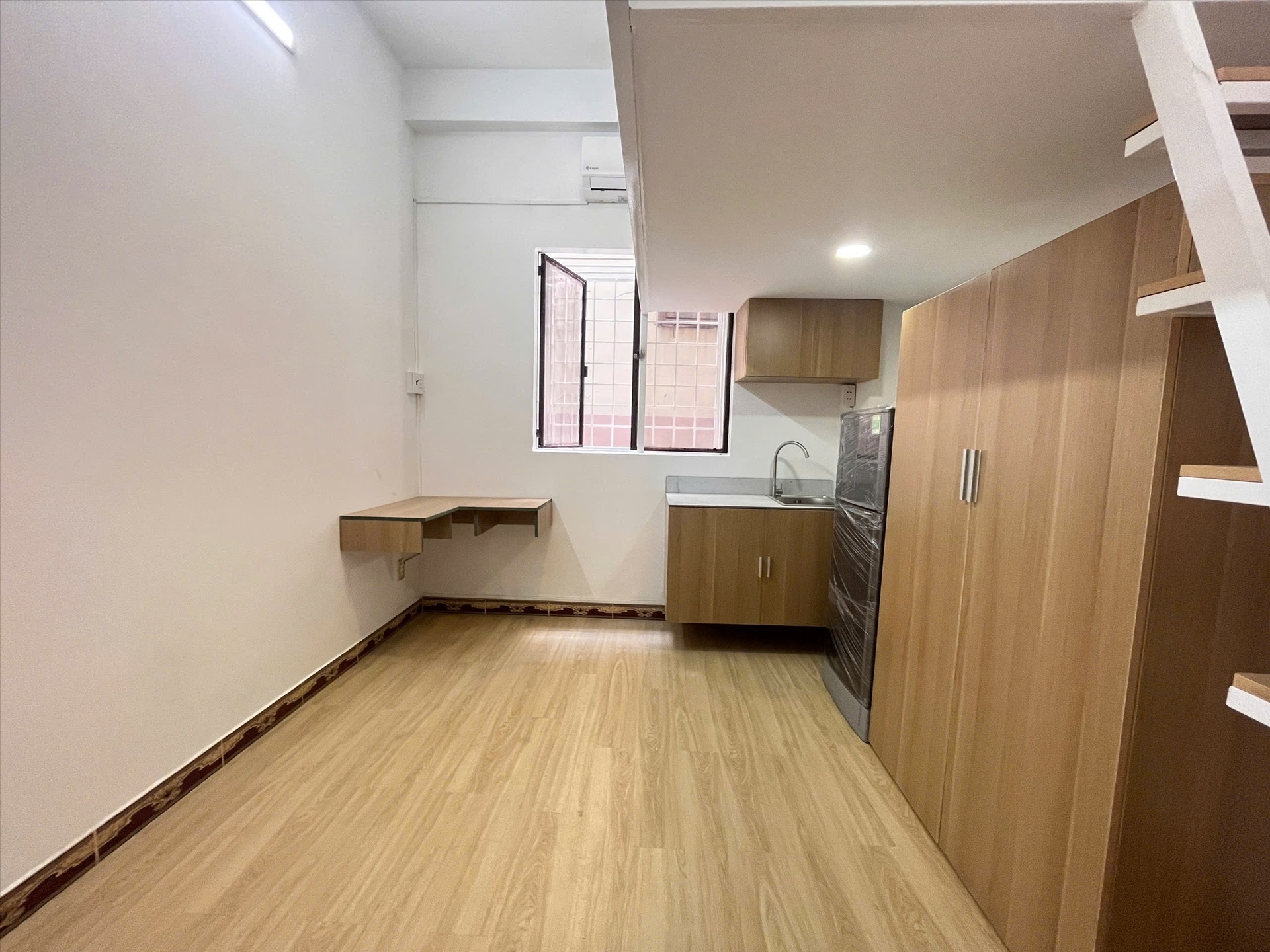 Phòng trọ Redhome Đường 3/2 - Quận 10 - Phòng (*)