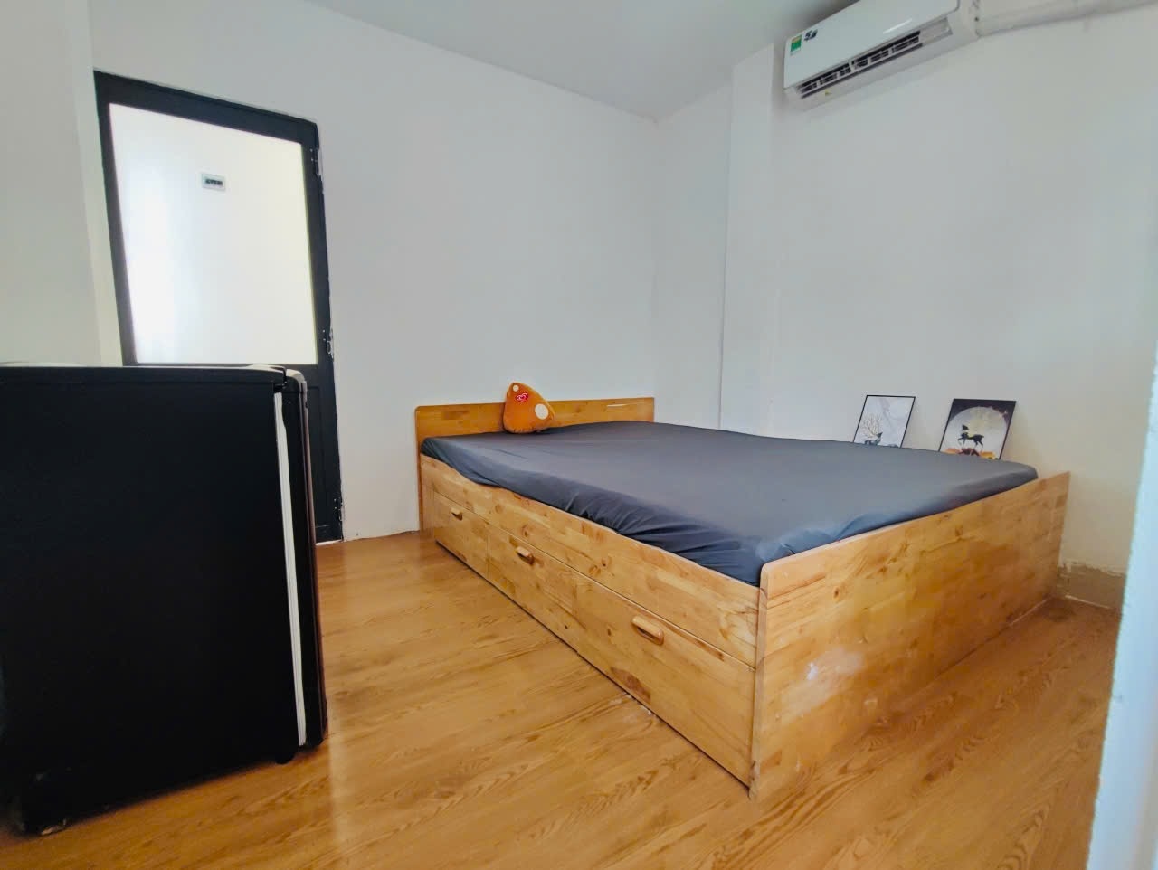 Phòng trọ LinLiu Home Võ Văn Kiệt - Quận 1 - Phòng (*)