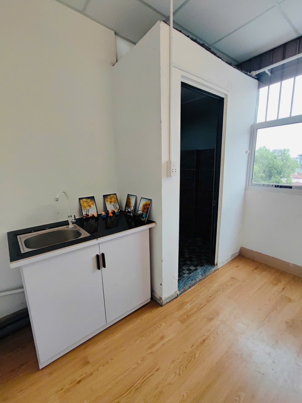 Phòng trọ LinLiu Home Võ Văn Kiệt - Quận 1 - Phòng (*)