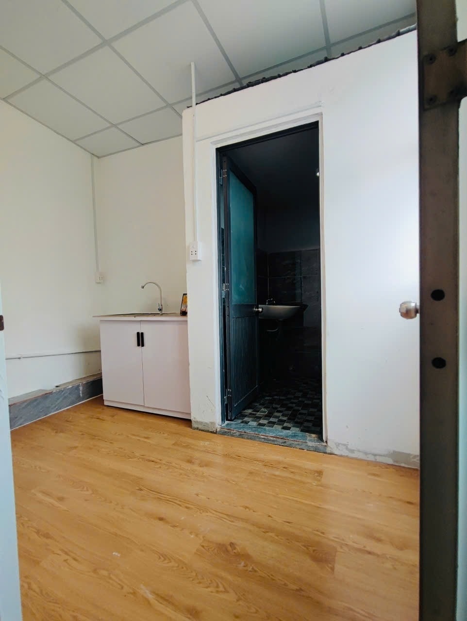 Phòng trọ LinLiu Home Võ Văn Kiệt - Quận 1 - Phòng (*)