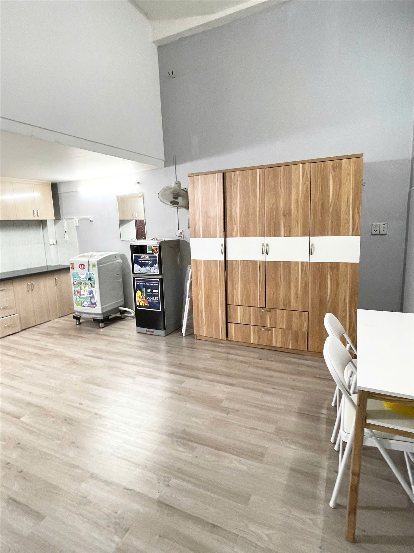 Phòng trọ Duplex 40m2 tại AT Home Nguyễn Gia Trí - Bình Thạnh - Phòng khách
