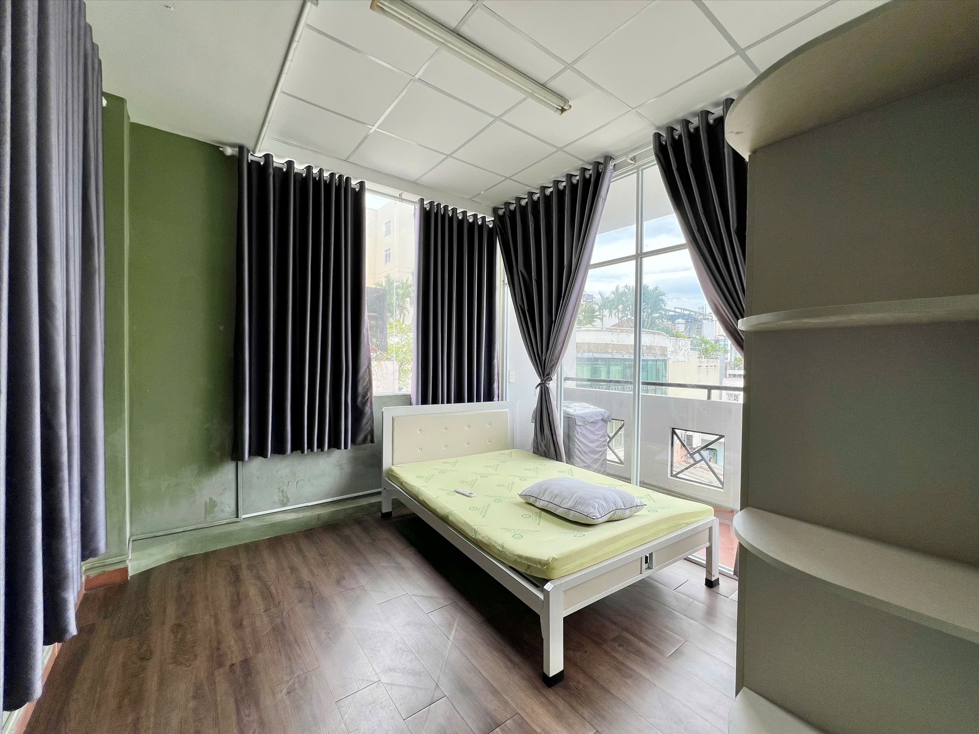Phòng trọ NT House Lê Văn Sỹ - Quận 3 - Phòng (*)