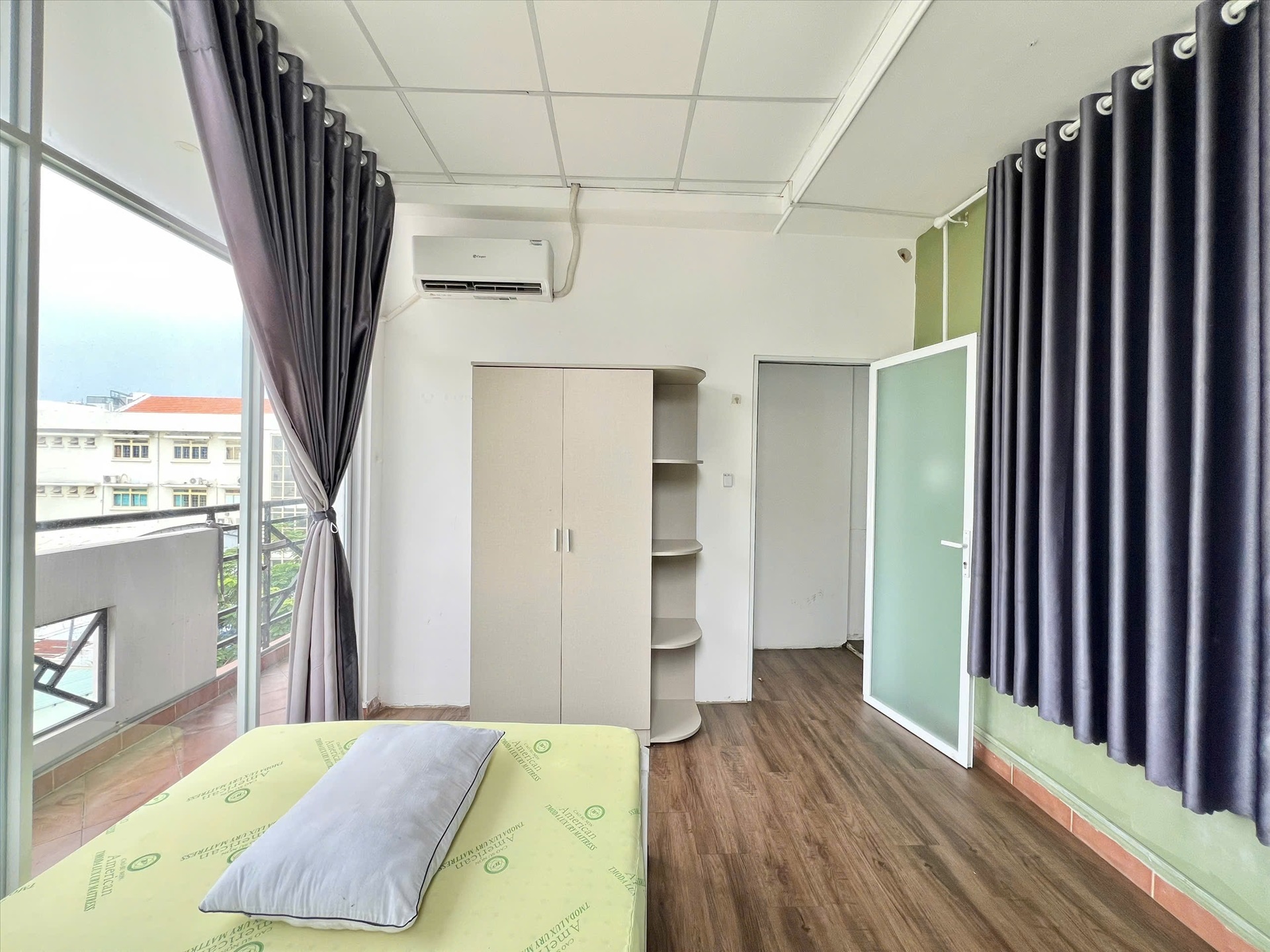 Phòng trọ NT House Lê Văn Sỹ - Quận 3 - Phòng (*)