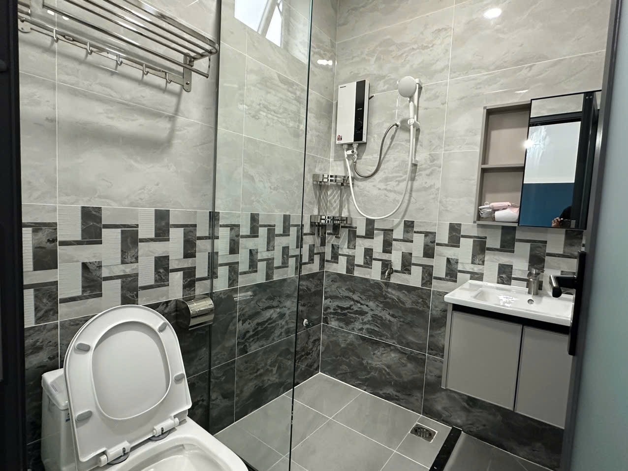 Phòng trọ 1 Phòng ngủ 35m2 tại T-Village 2 Home Đường 192 - Quận 8 - Phòng tắm