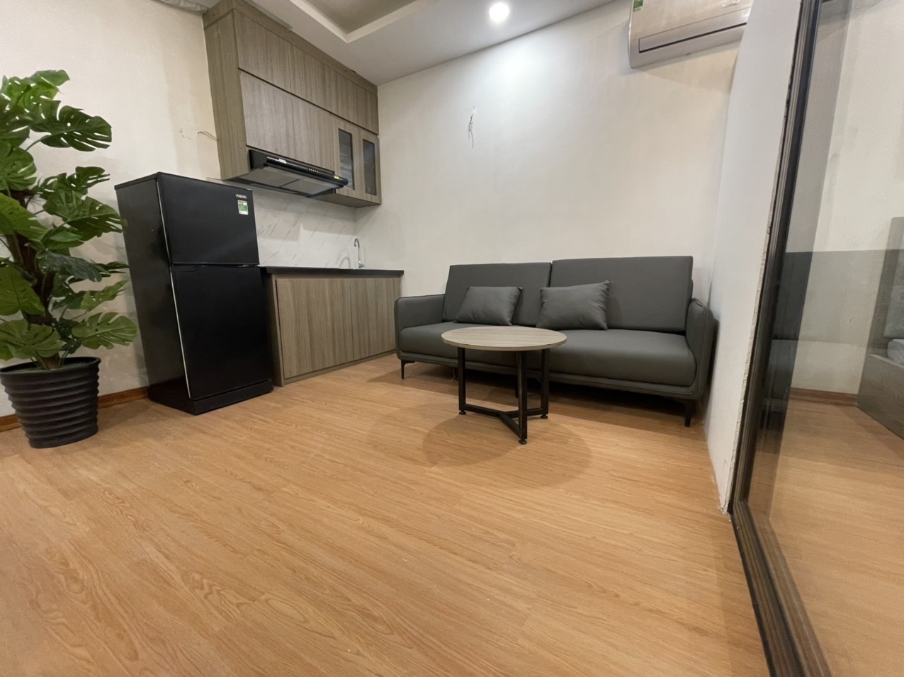 Phòng trọ Sunny Apartment Nguyễn Khang - Cầu Giấy - Phòng (*)