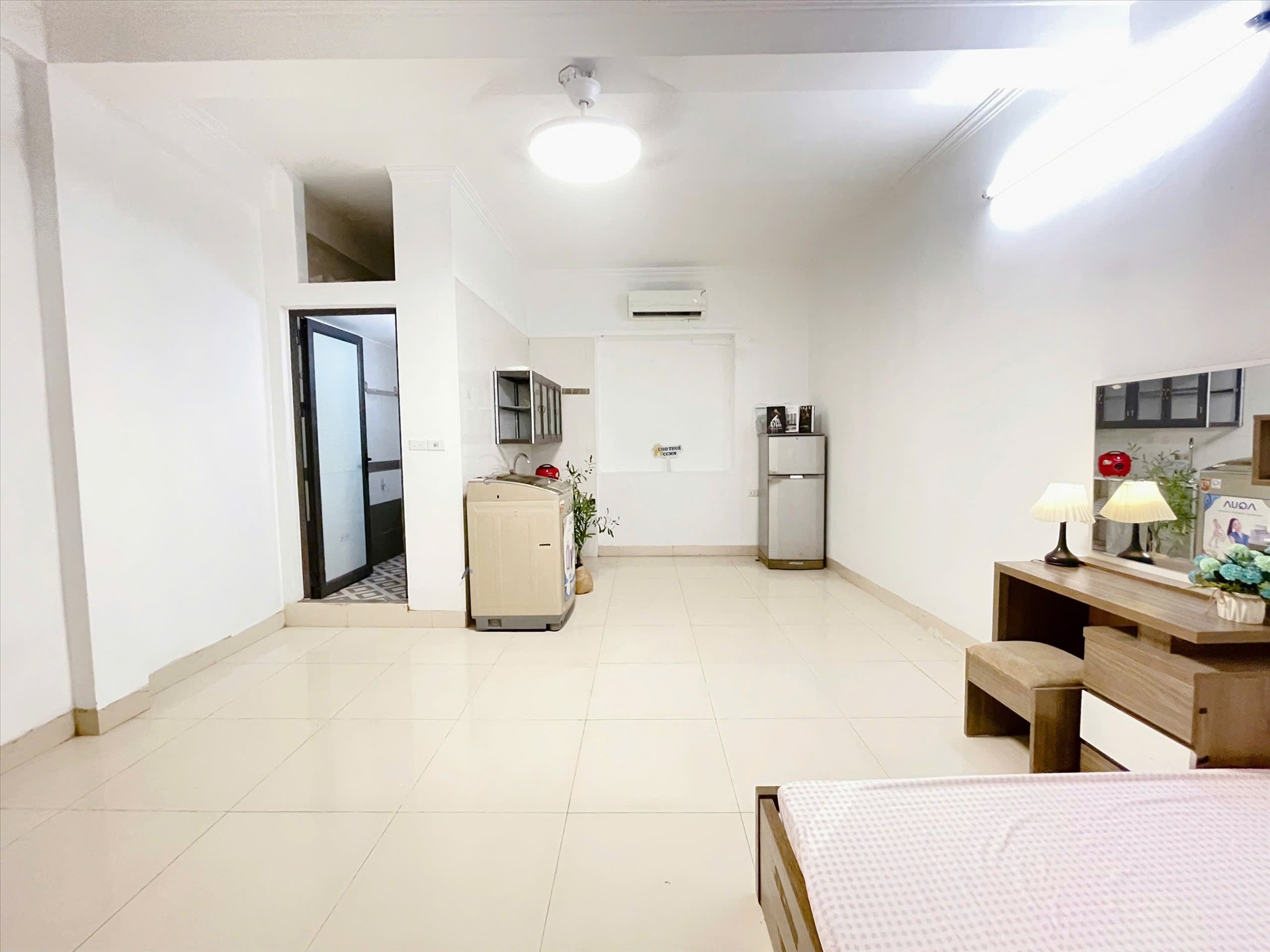 Phòng trọ Studio 35m2 tại Suha Home Trần Thái Tông - Cầu Giấy - Phòng khách