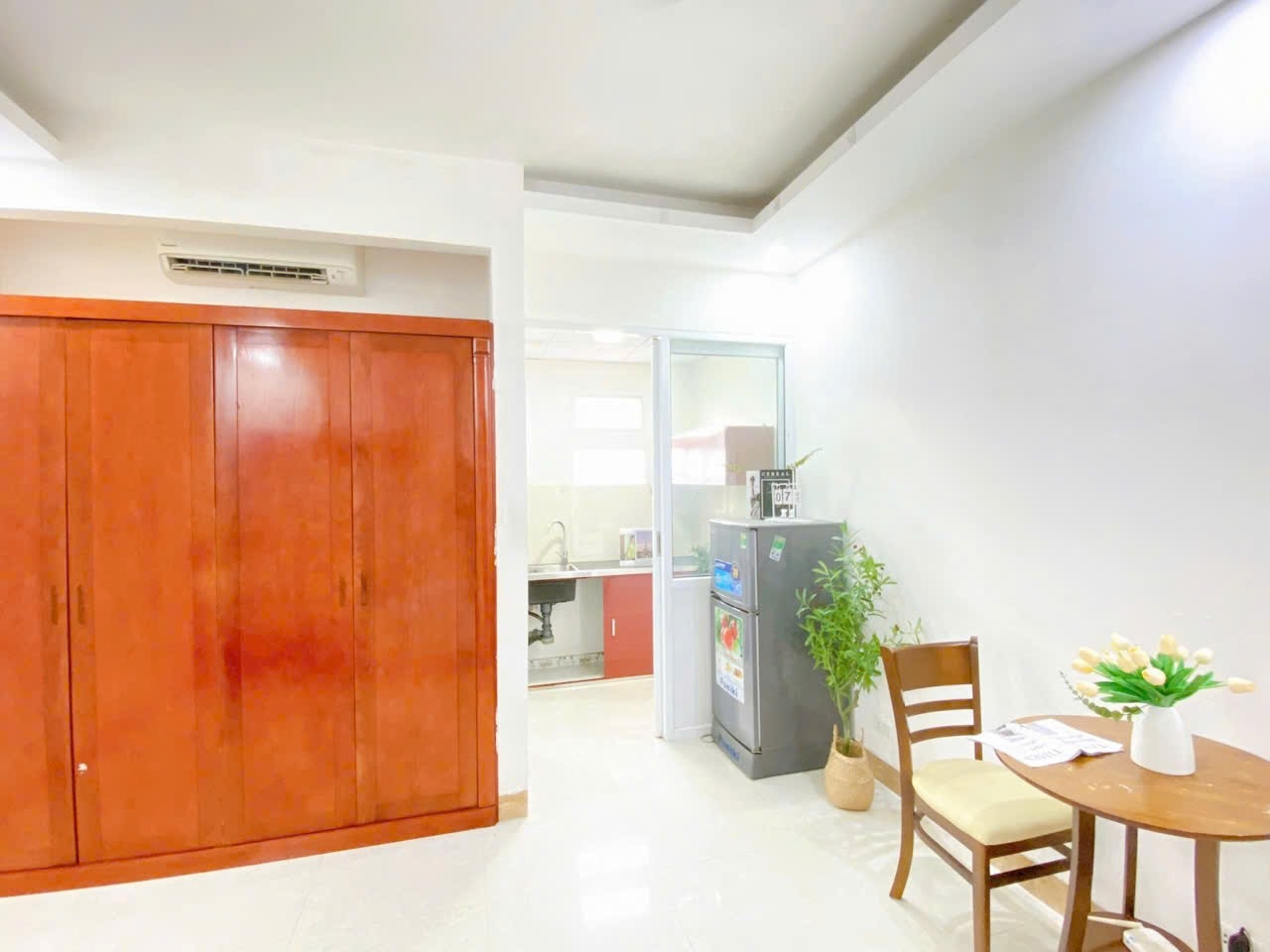 Phòng trọ Studio 28m2 tại Suha Home Nguyễn Ngọc Vũ - Cầu Giấy - Phòng khách