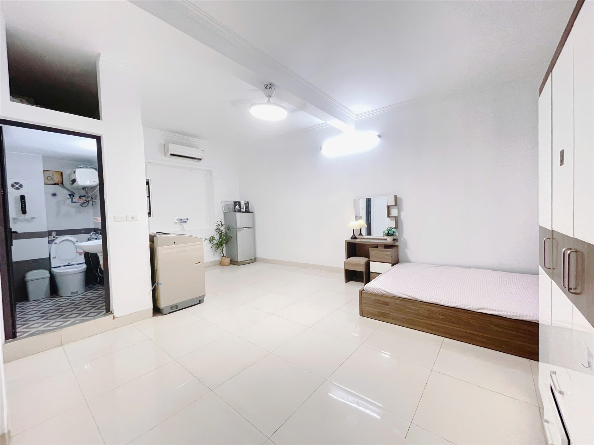 Phòng trọ Studio 35m2 tại Suha Home Trần Thái Tông - Cầu Giấy - Phòng khách
