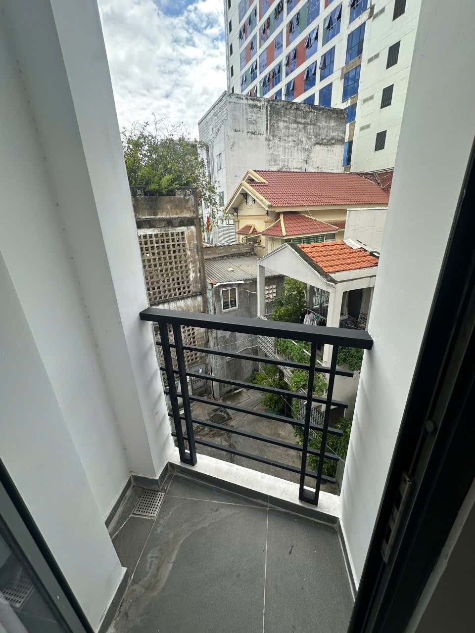 Phòng trọ Studio 25m2 tại NN House Lê Văn Sỹ - Quận 3 - Ban công