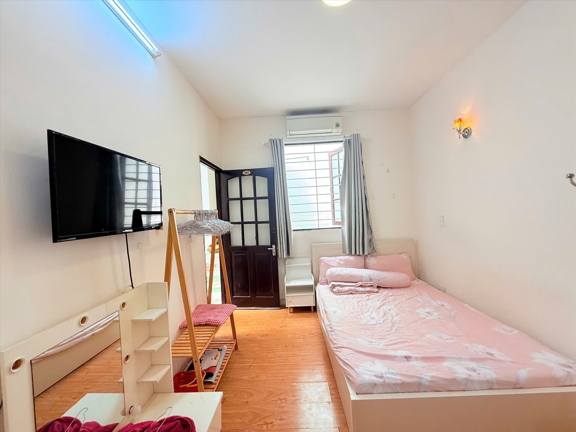 Phòng trọ LG House Đường 3 tháng 2 - Quận 10 - Phòng (*)
