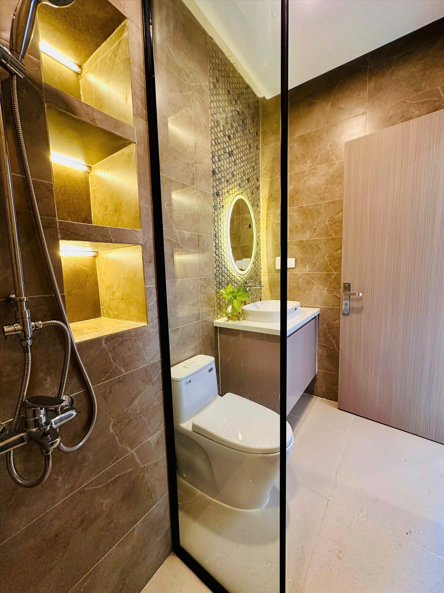 Phòng trọ Studio 25m2 tại Myla Homestay Lê Văn Sỹ - Quận 3 - Phòng tắm