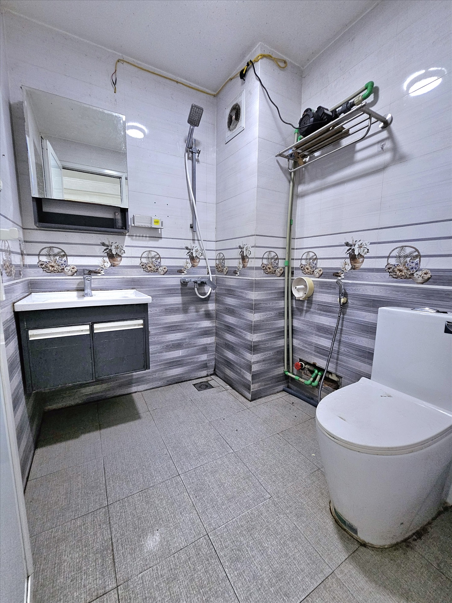 Phòng trọ Studio 28m2 tại My Home Khúc Thừa Dụ - Cầu Giấy - Phòng tắm