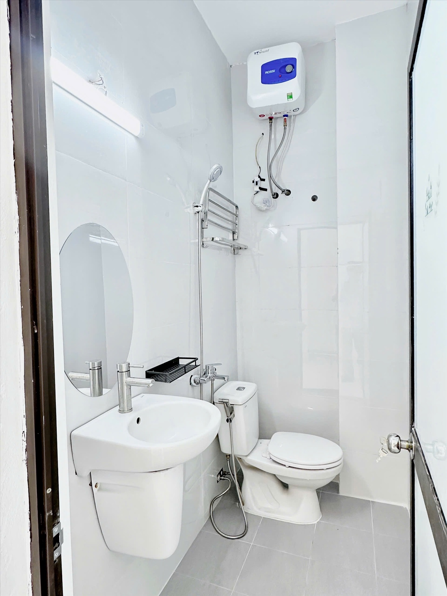 Phòng trọ Studio 25m2 tại Suha Home Trung Kính - Cầu Giấy - Phòng tắm