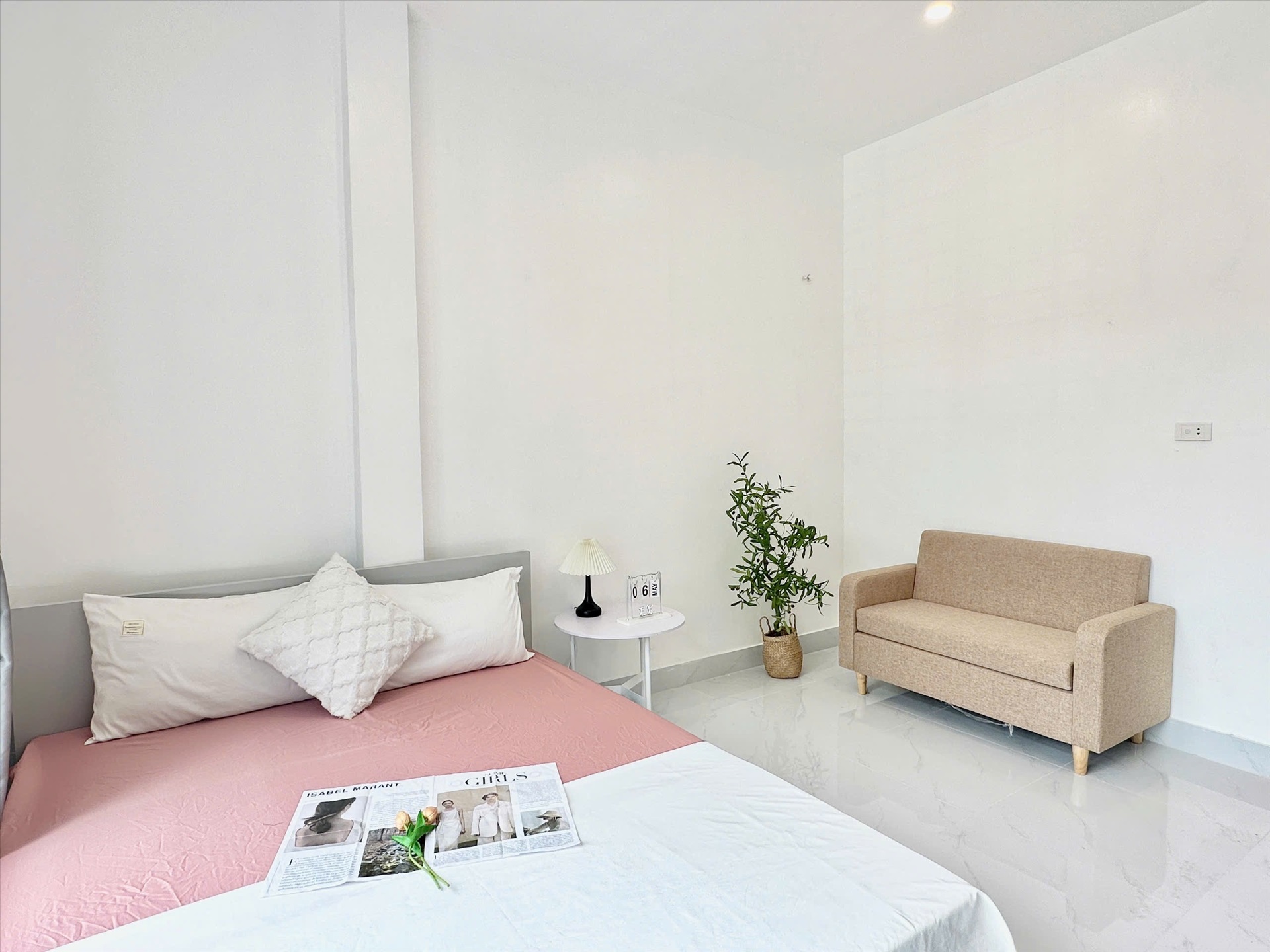Phòng trọ Studio 25m2 tại Suha Home Trung Kính - Cầu Giấy - Phòng khách