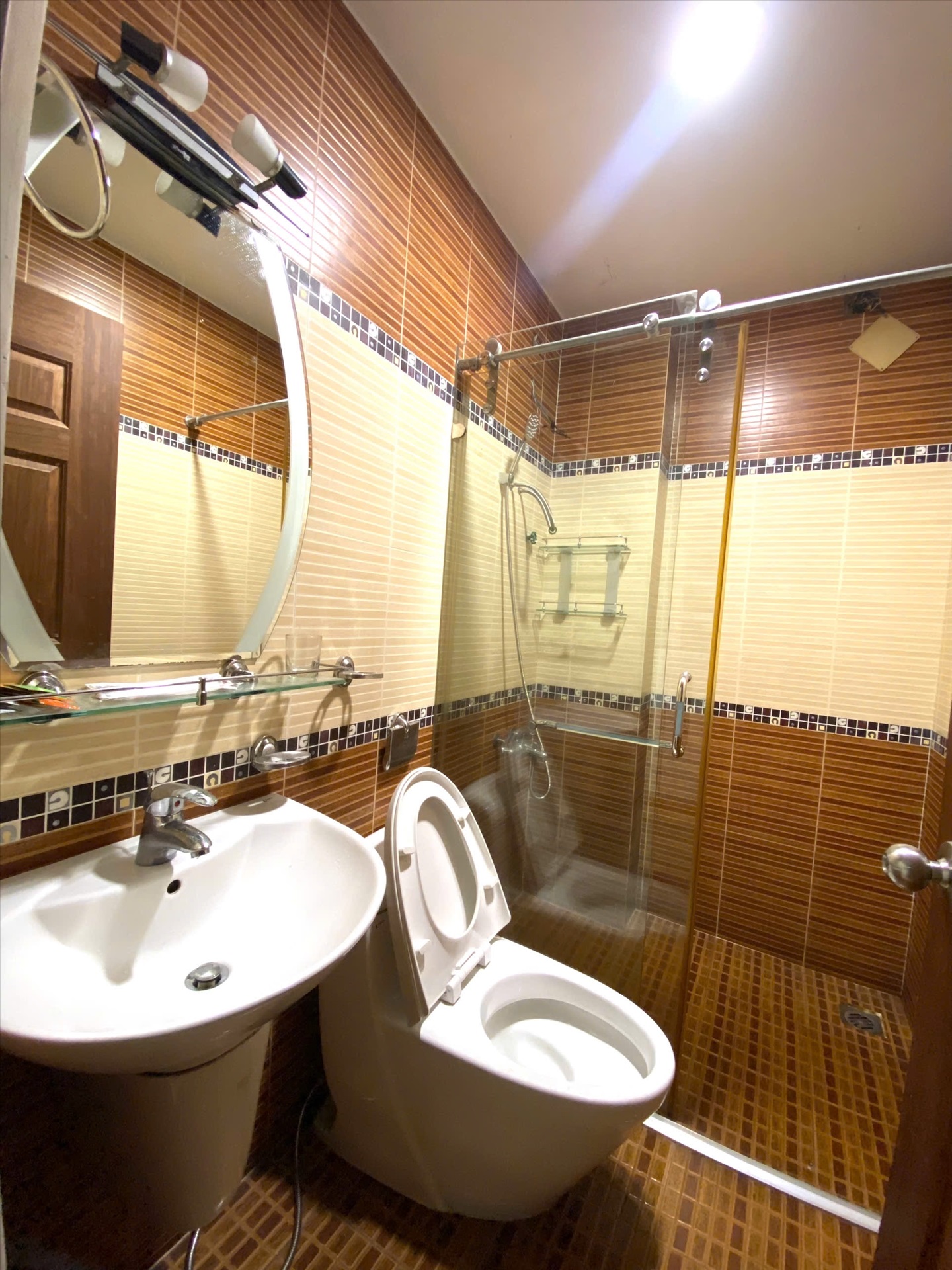 Phòng trọ Studio 25m2 tại Lu Home Phổ Quang - Phú Nhuận - Phòng tắm