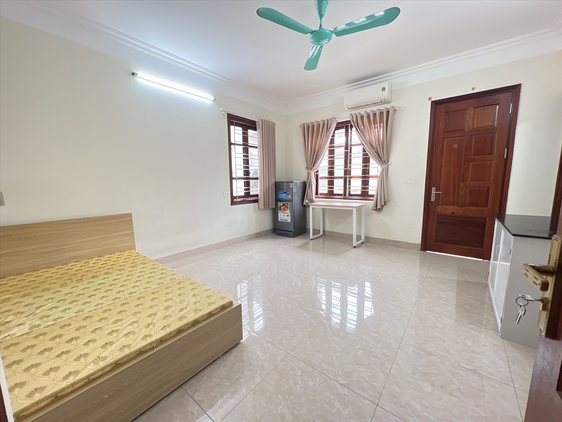Phòng trọ AT Home Pháo Đài Láng - Đống Đa - Phòng (*)