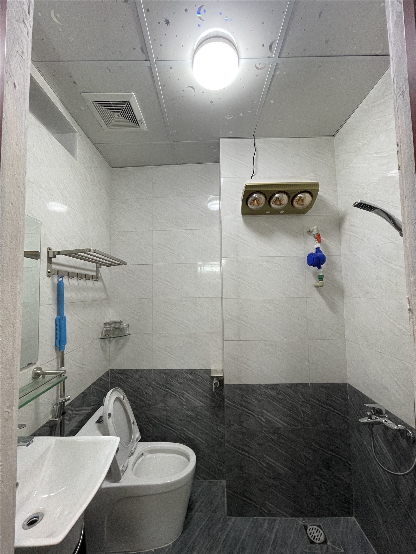 Phòng trọ Studio 35m2 tại Friends Team Thái Thịnh - Đống Đa - Phòng tắm