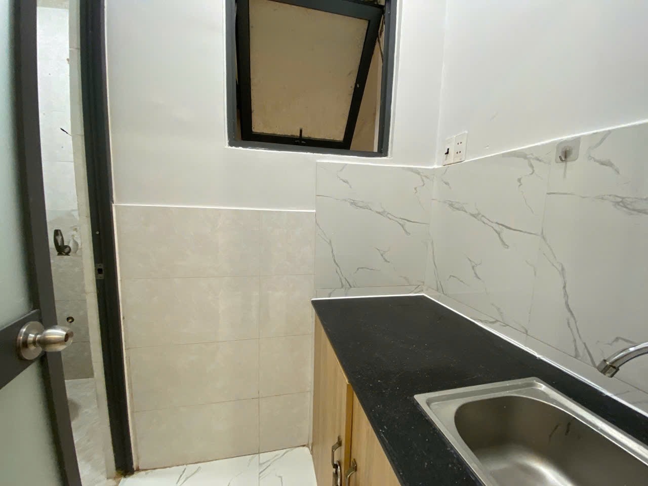 Phòng trọ 1 Phòng ngủ 25m2 tại HT Home Phạm Văn Bạch - Tân Bình - Phòng bếp