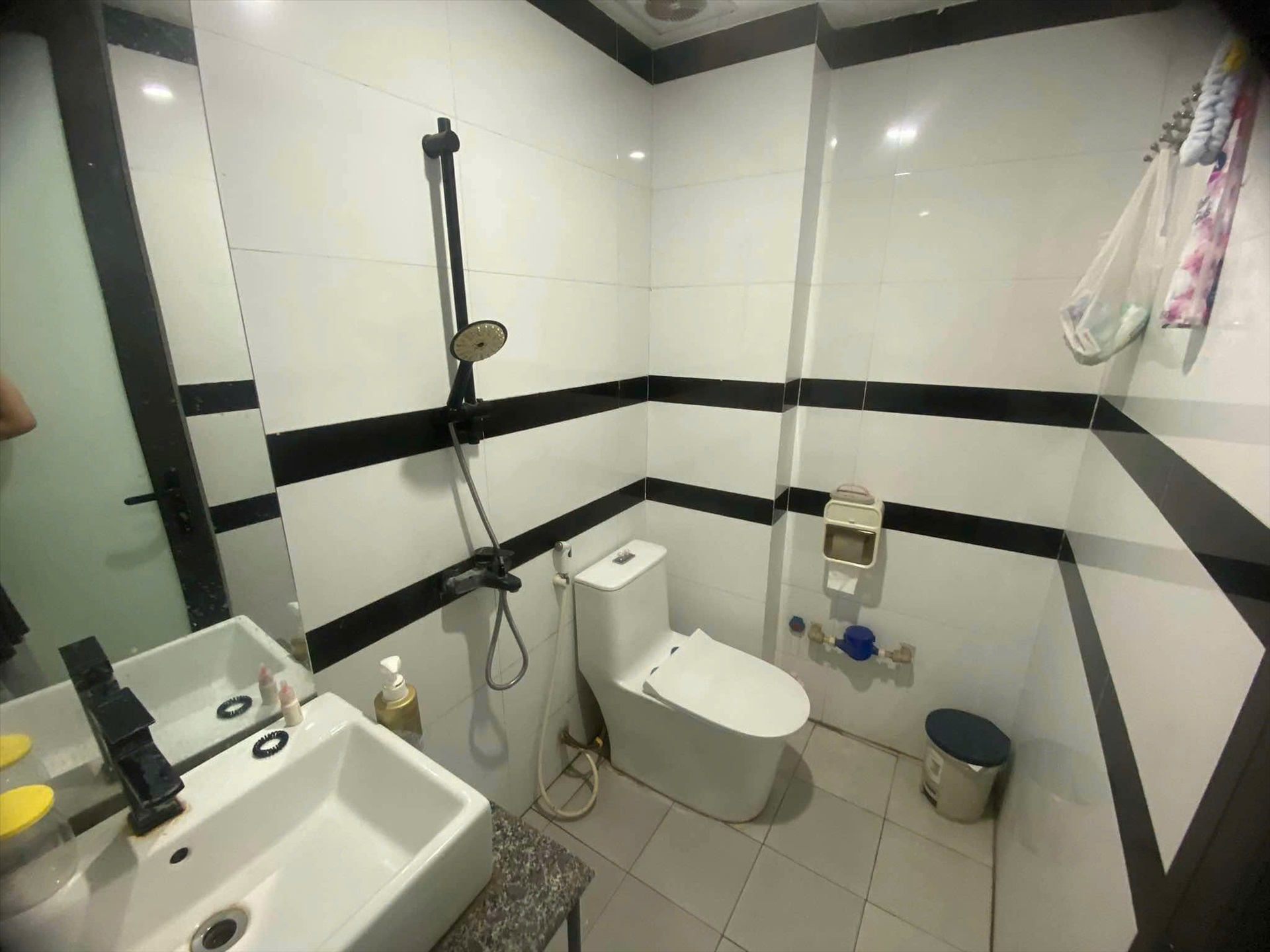 Phòng trọ 1 Phòng ngủ 30m2 tại CTC Home Hoàng Ngân - Thanh Xuân - Phòng tắm