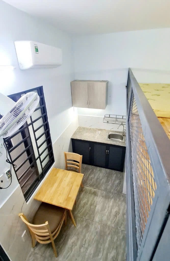 Phòng trọ Duplex 25m2 tại PT Home Nguyễn Lâm - Bình Thạnh - Phòng khách