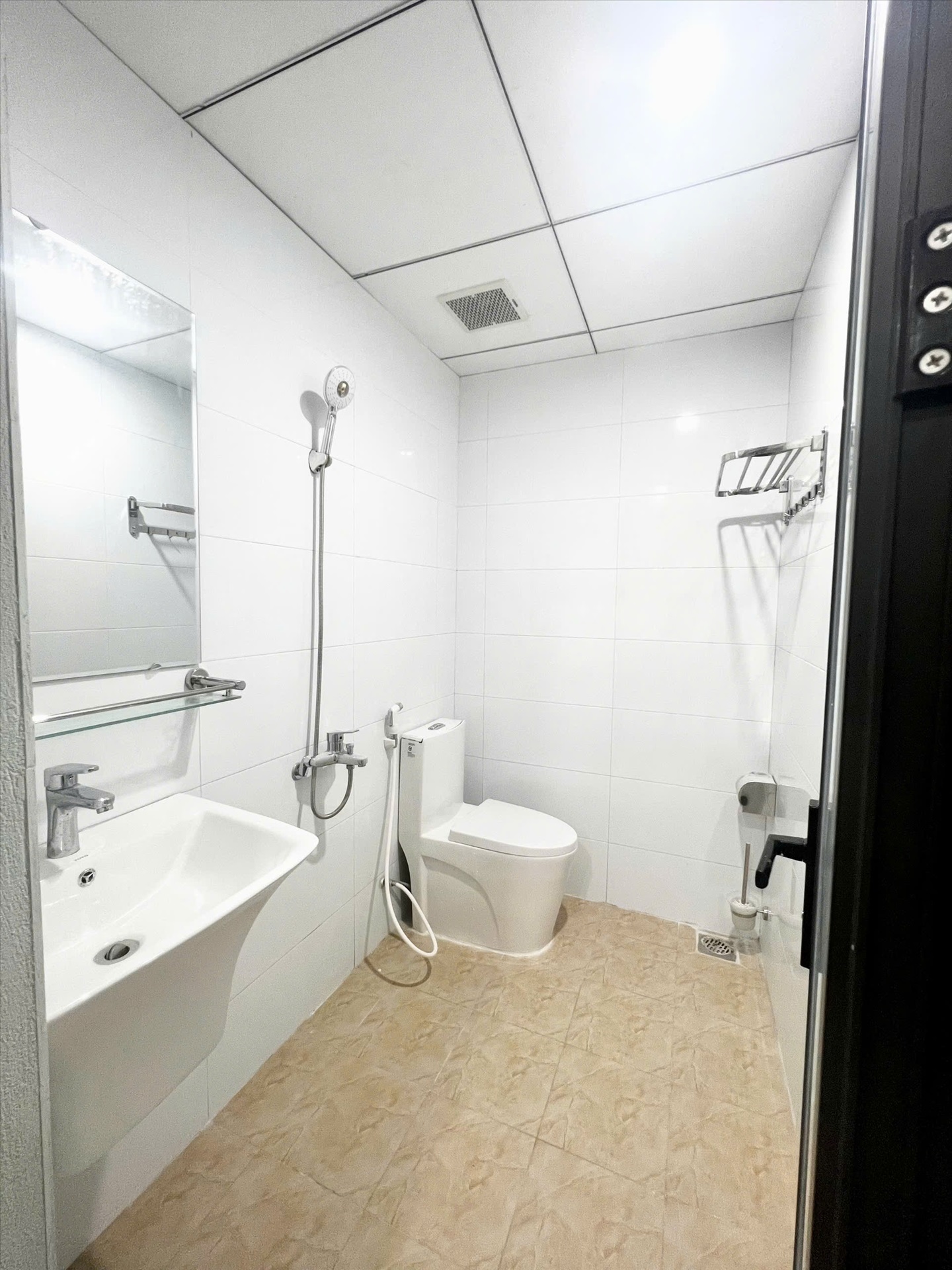 Phòng trọ 1 Phòng ngủ 39m2 tại CTC Home Hoàng Cầu - Đống Đa - Phòng tắm