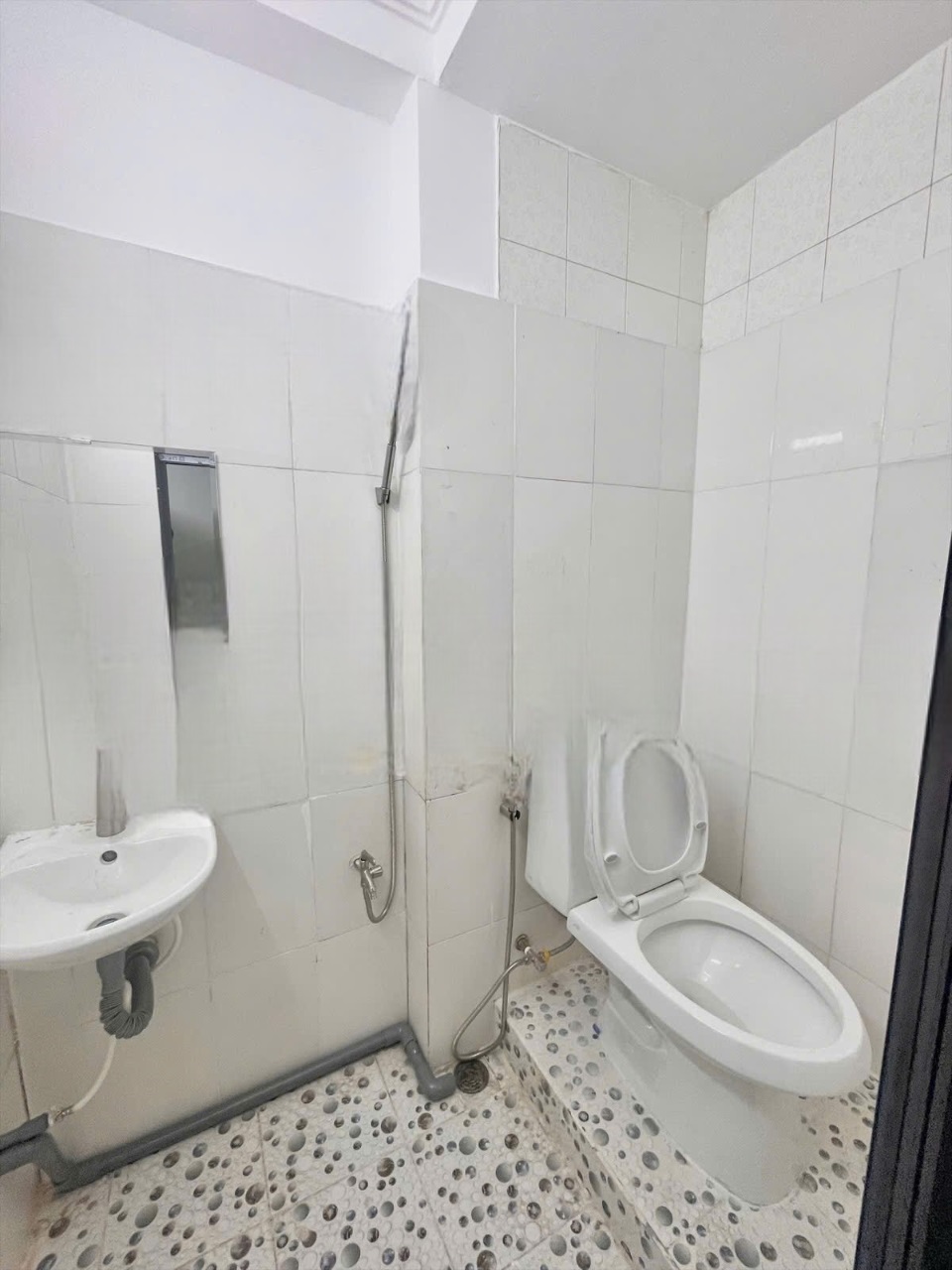 Phòng trọ Studio 25m2 tại HL House Nguyễn Thị Huỳnh - Phú Nhuận  - Phòng tắm