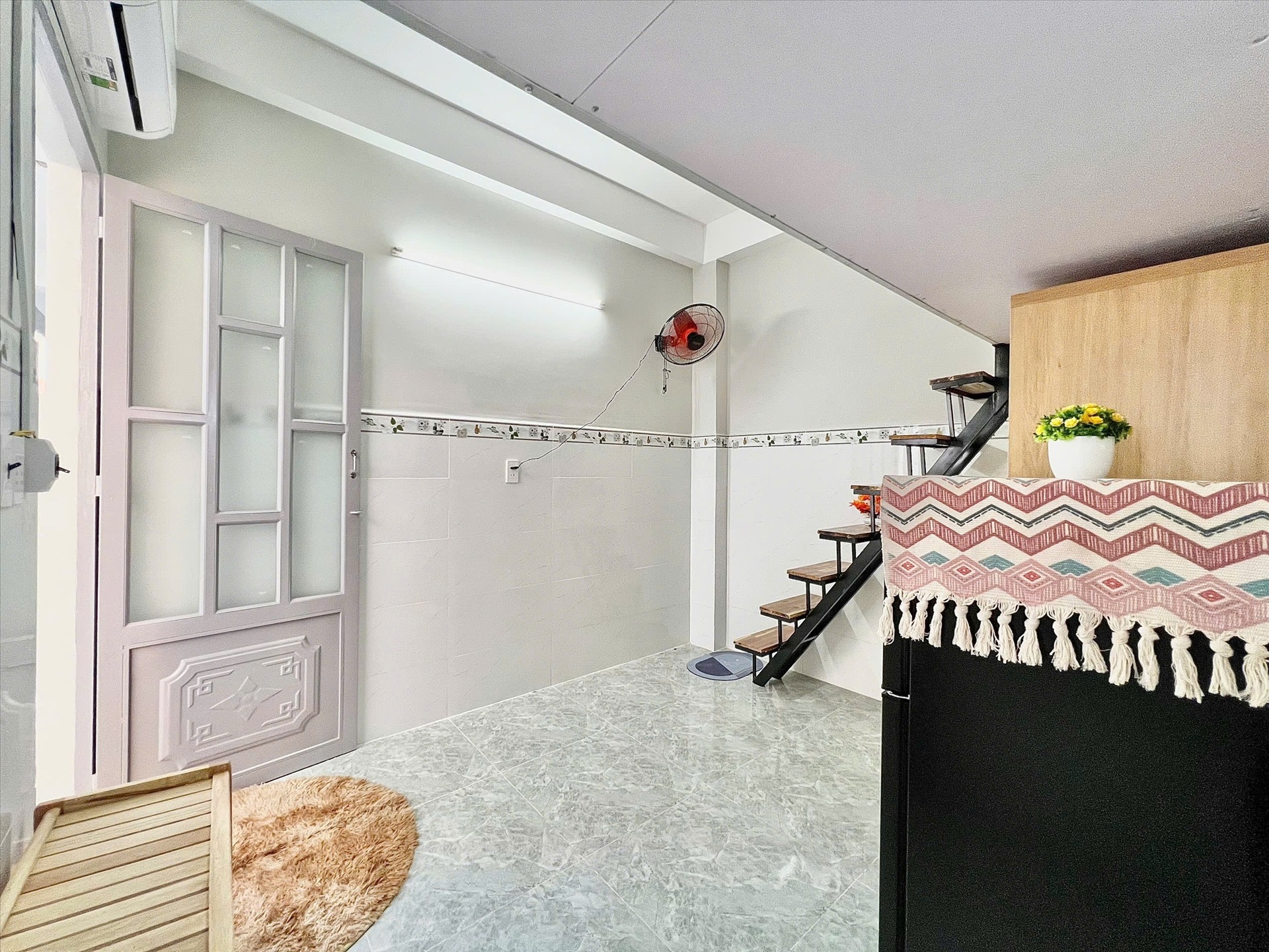 Phòng trọ Duplex 15m2 tại Lacasa Home B Dương Quảng Hàm - Gò Vấp - Phòng khách