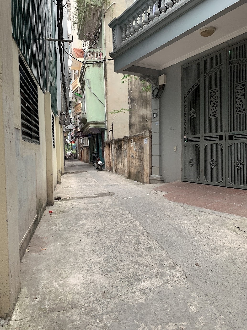 Phòng trọ AT Home Trần Duy Hưng - Cầu Giấy - Đường vào tòa nhà