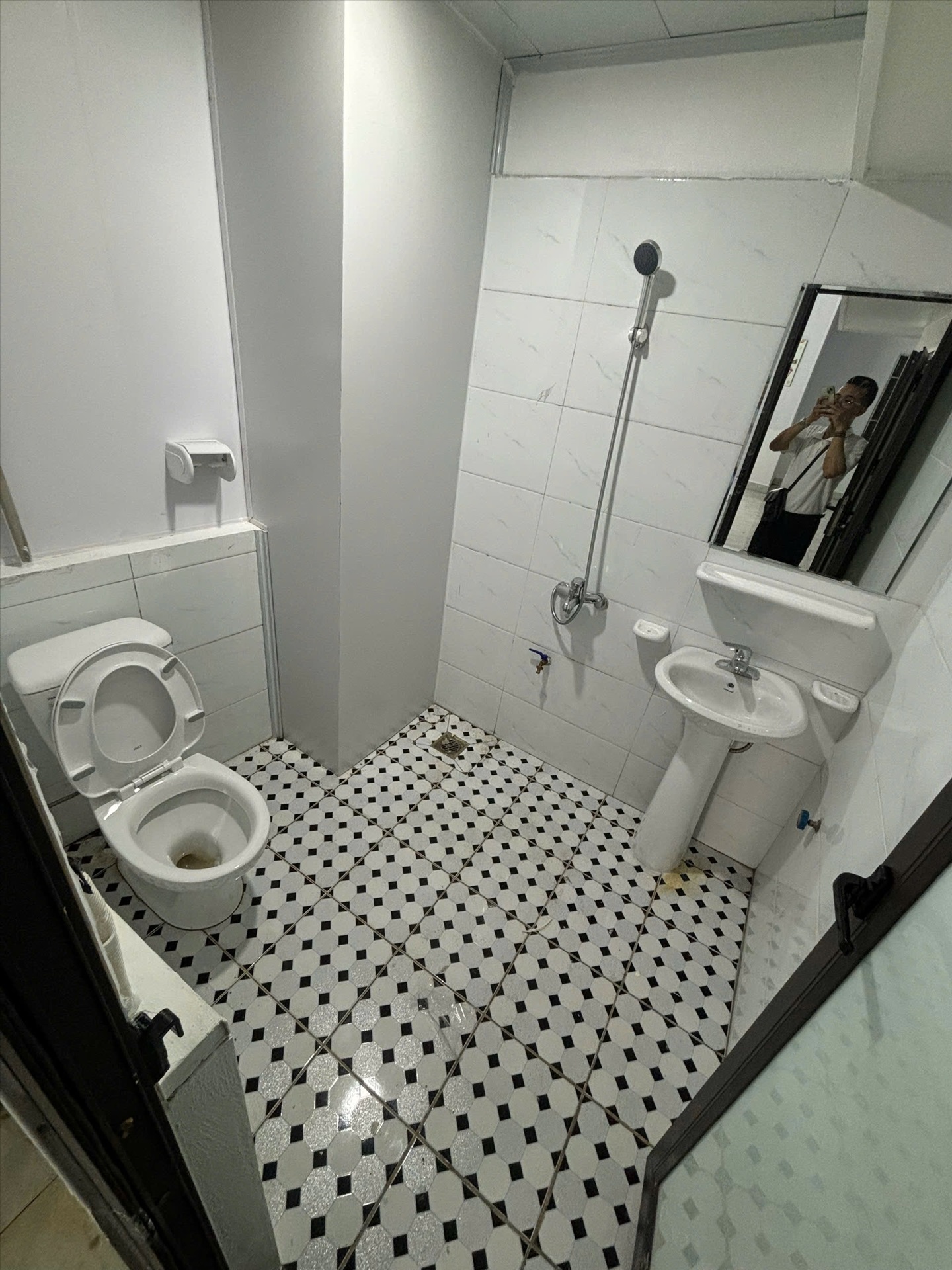 Phòng trọ Studio 30m2 tại BP Home Mễ Trì Hạ - Nam Từ Liêm - Phòng tắm