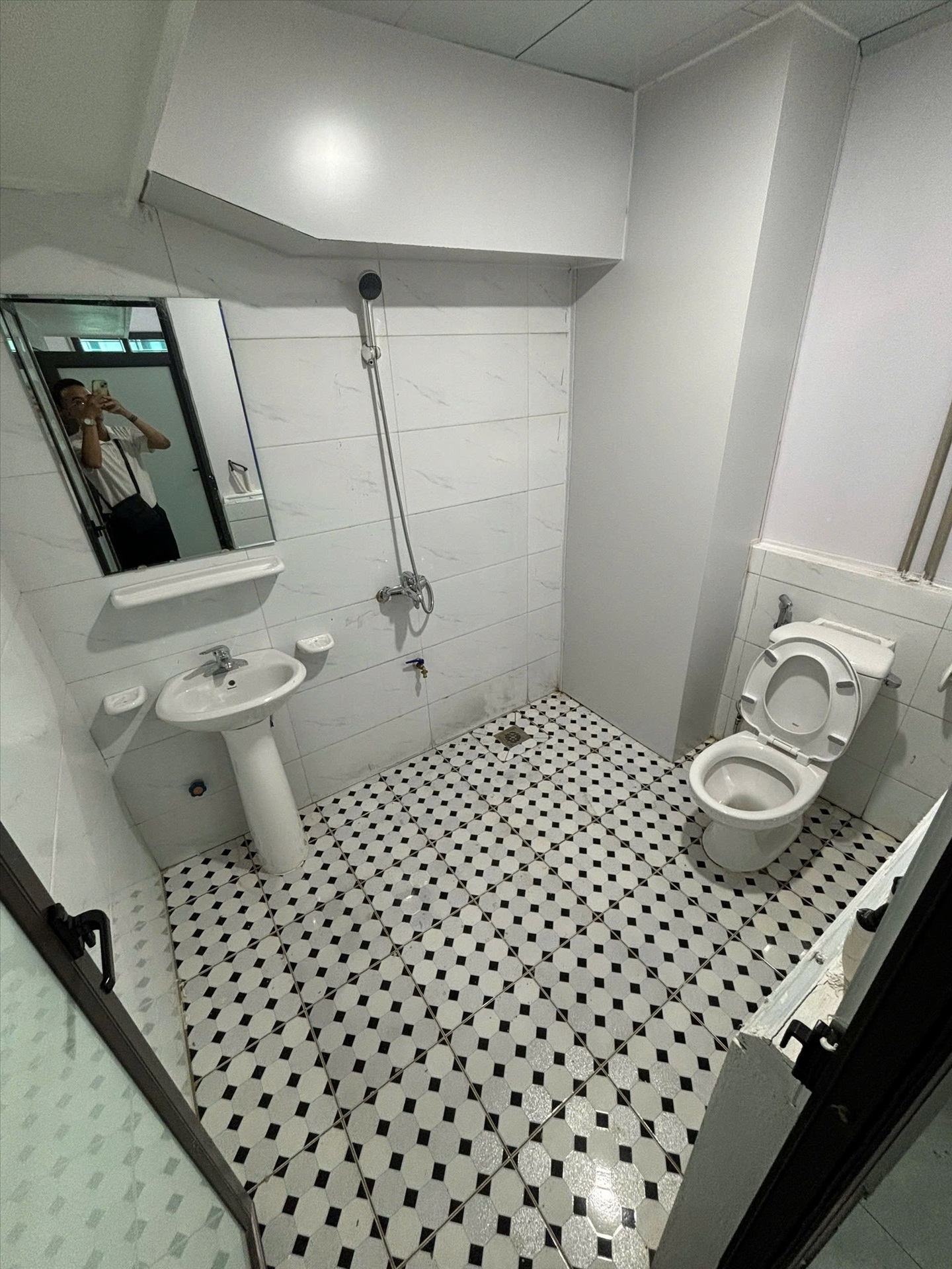 Phòng trọ Studio 30m2 tại BP Home Mễ Trì Hạ - Nam Từ Liêm - Phòng tắm