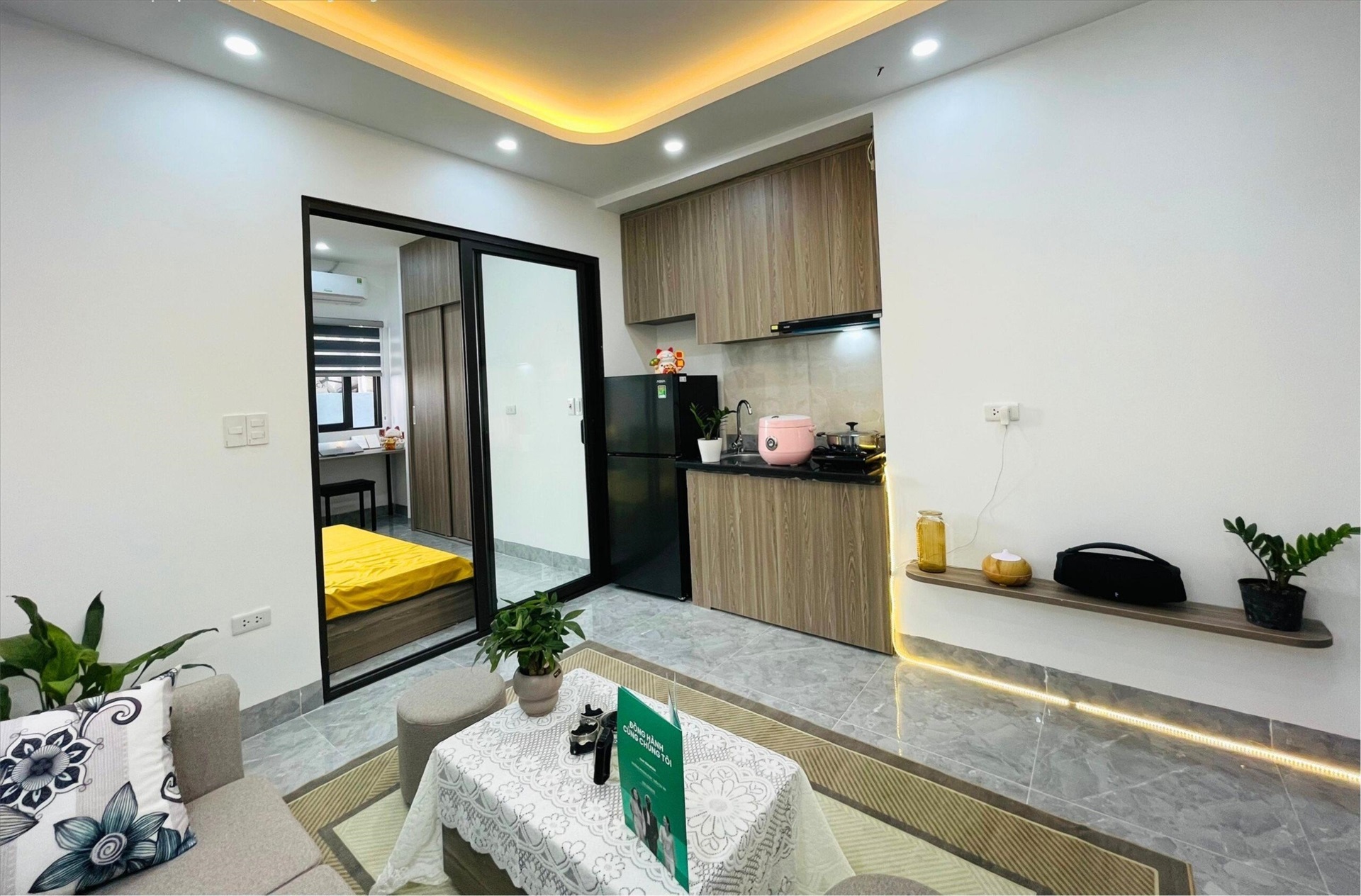 Phòng trọ Salahomes Pháo Đài Láng - Đống Đa - Phòng (*)