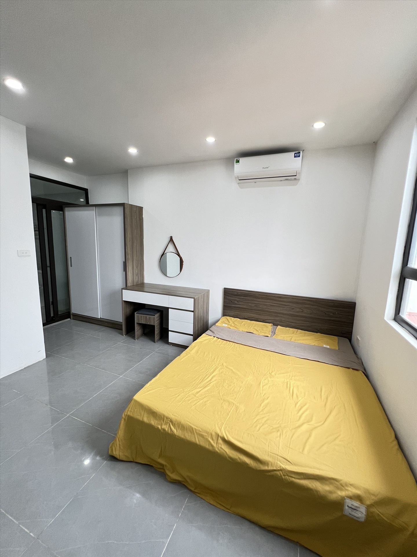 Phòng trọ Salahomes Hào Nam - Đống Đa - Phòng (*)