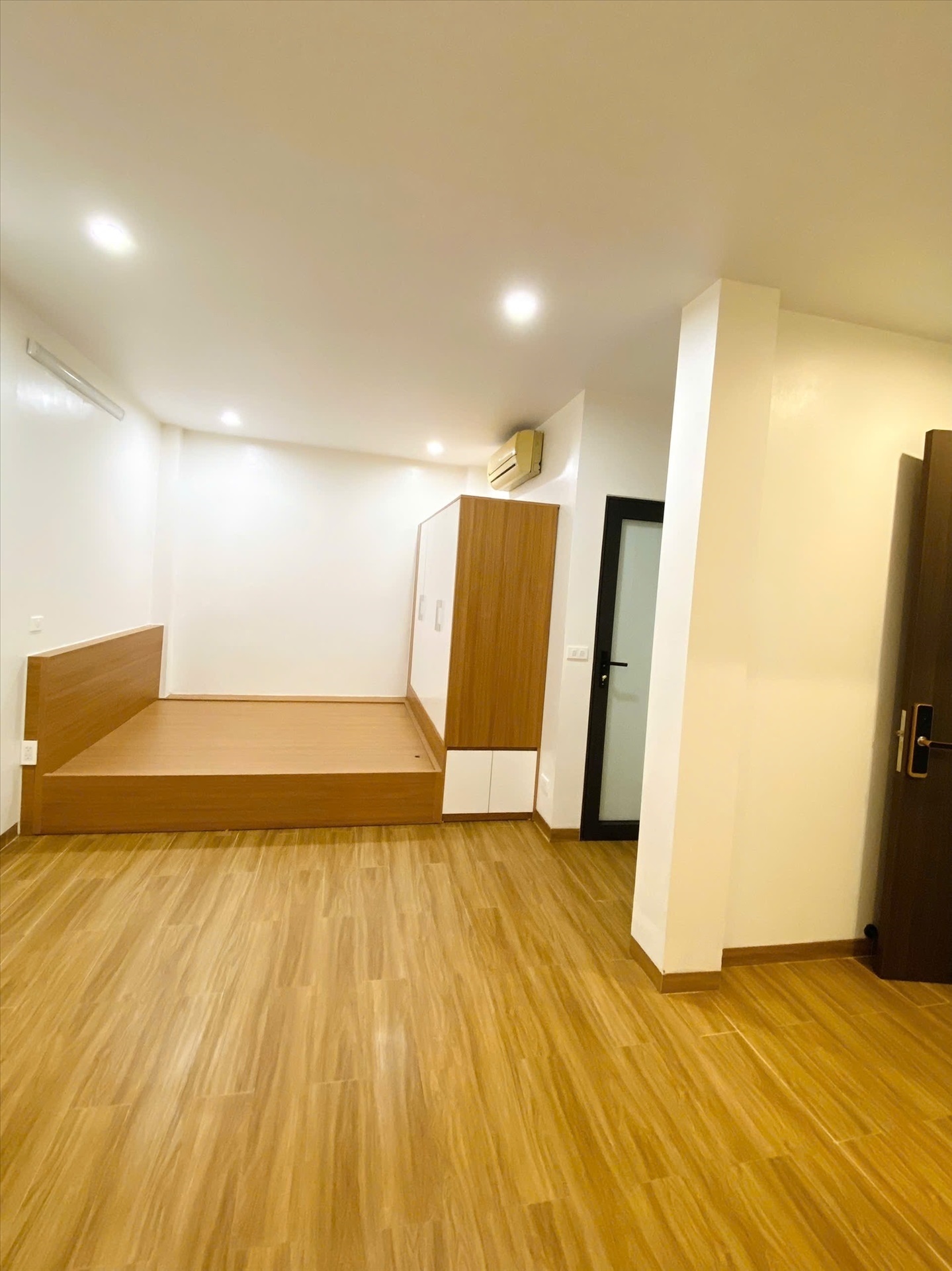 Phòng trọ DN House Nguyễn Khang - Cầu Giấy - Phòng (*)
