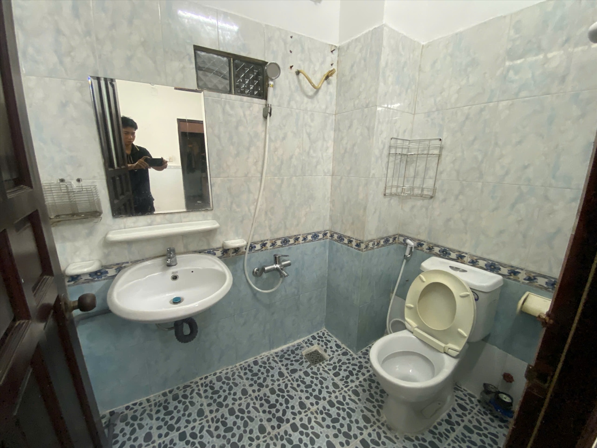 Phòng trọ Studio 25m2 tại GH House Nguyễn Gia Trí - Bình Thạnh - Phòng tắm