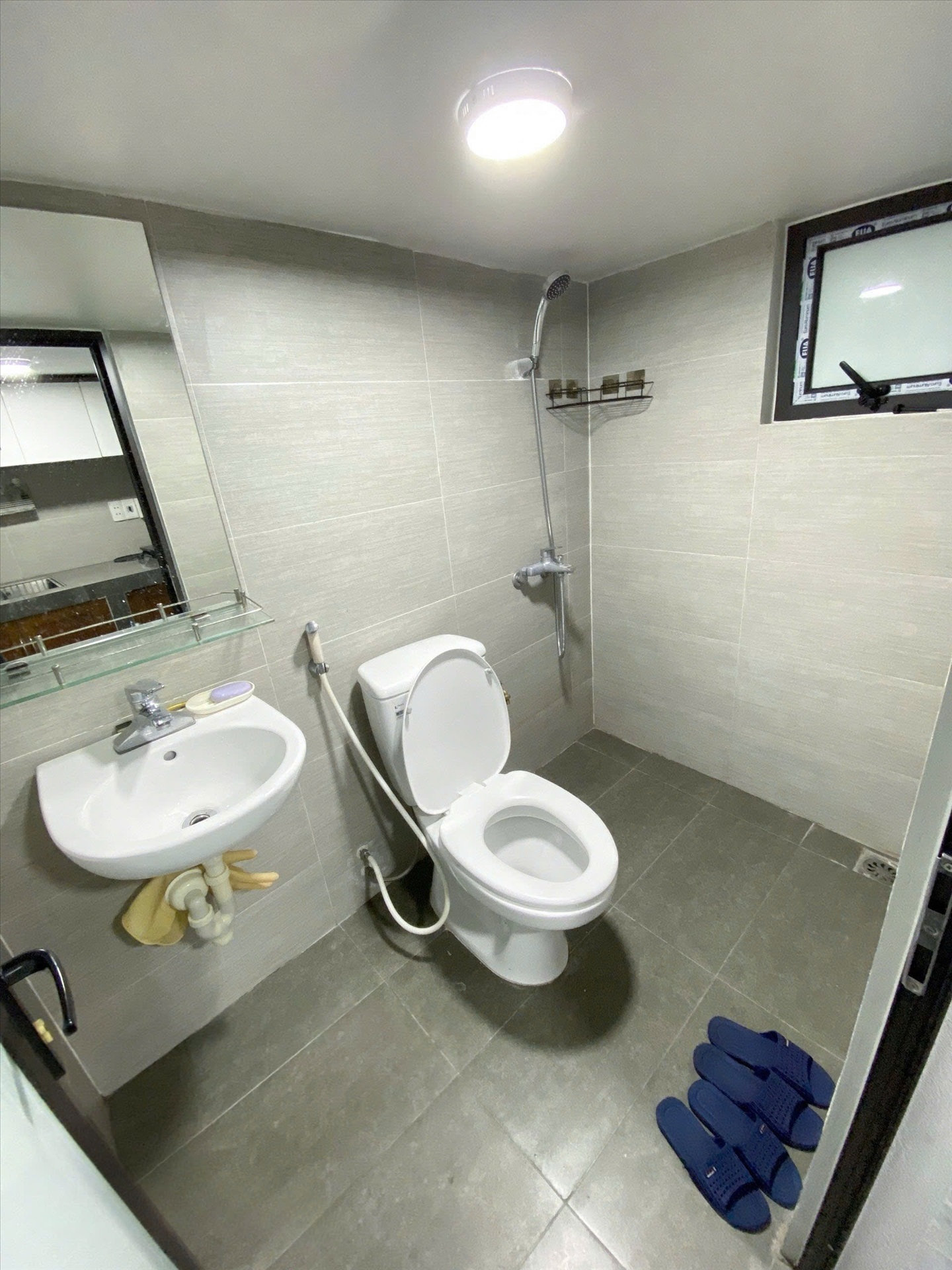 Phòng trọ Duplex 30m2 tại RenHouse 3 Trần Thái Tông - Cầu Giấy - Phòng tắm