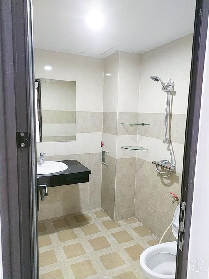 Phòng trọ Studio 28m2 tại RenHouse Nguyễn Văn Huyên - Cầu Giấy - Phòng tắm