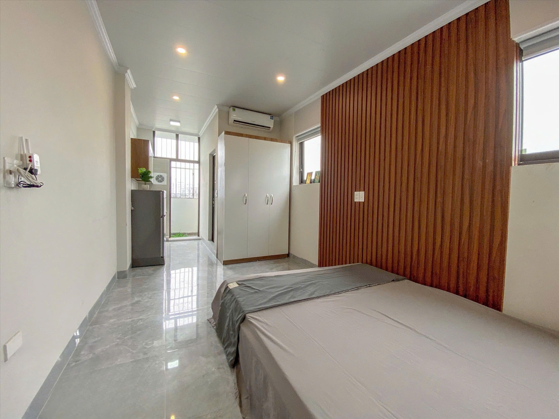 Phòng trọ RenHouse 3 Trần Thái Tông - Cầu Giấy - Phòng (*)