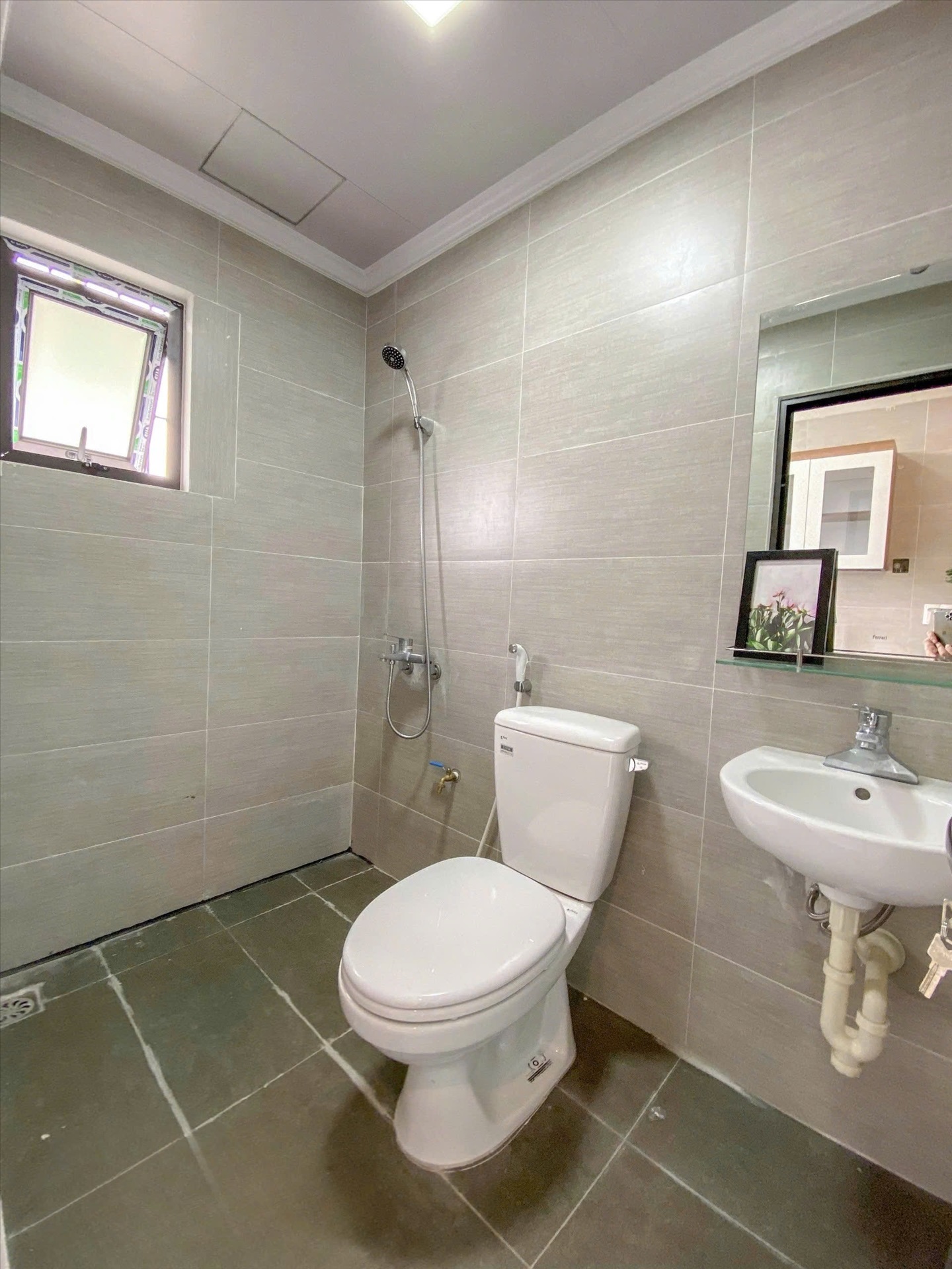 Phòng trọ Studio 30m2 tại RenHouse 3 Trần Thái Tông - Cầu Giấy - Phòng tắm