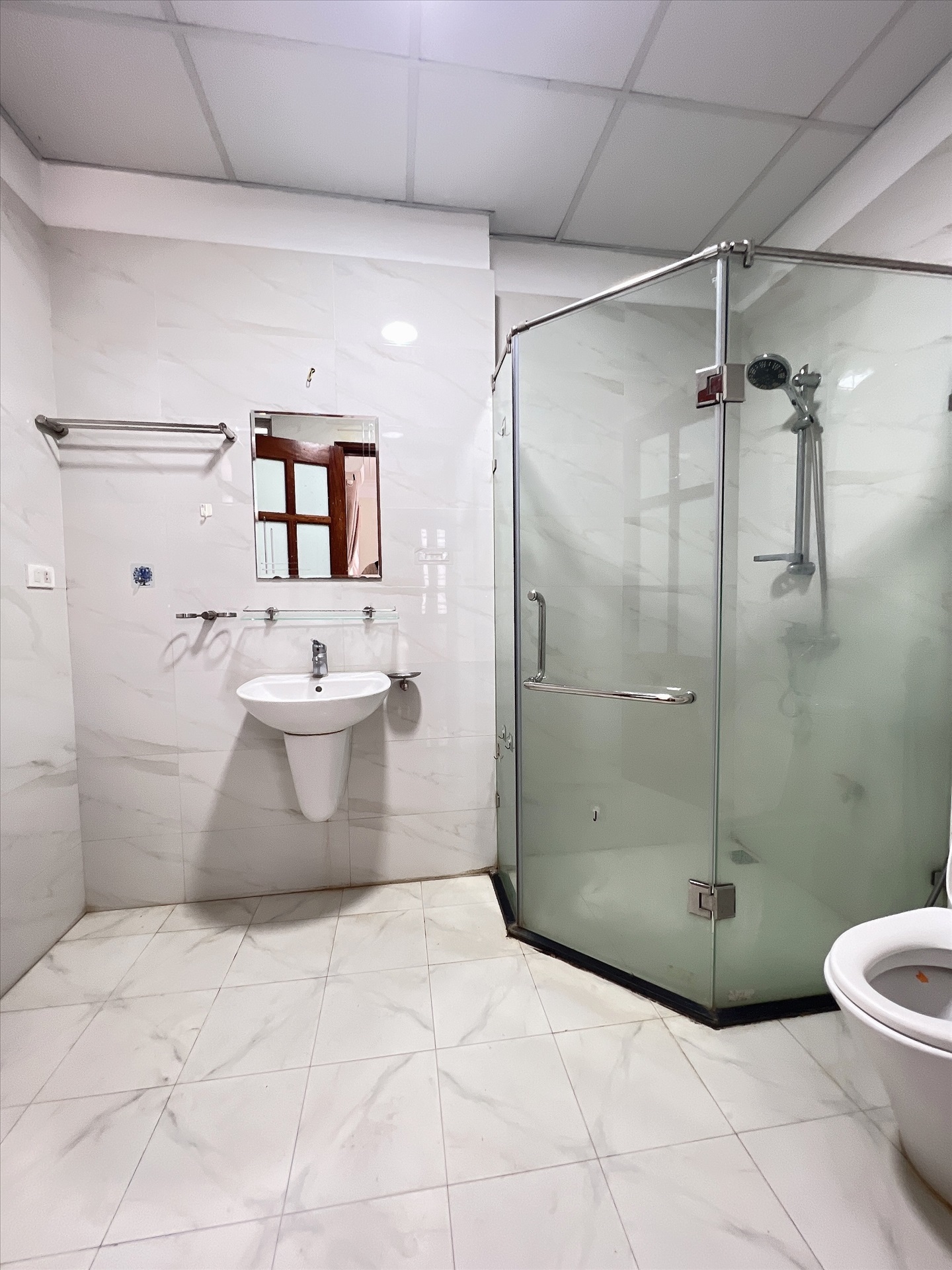 Phòng trọ Studio 35m2 tại AT Home Pháo Đài Láng - Đống Đa - Phòng tắm
