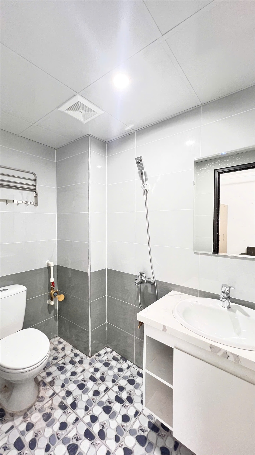 Phòng trọ 1 Phòng ngủ 30m2 tại QM Housing Lê Quang Đạo - Nam Từ Liêm - Phòng tắm