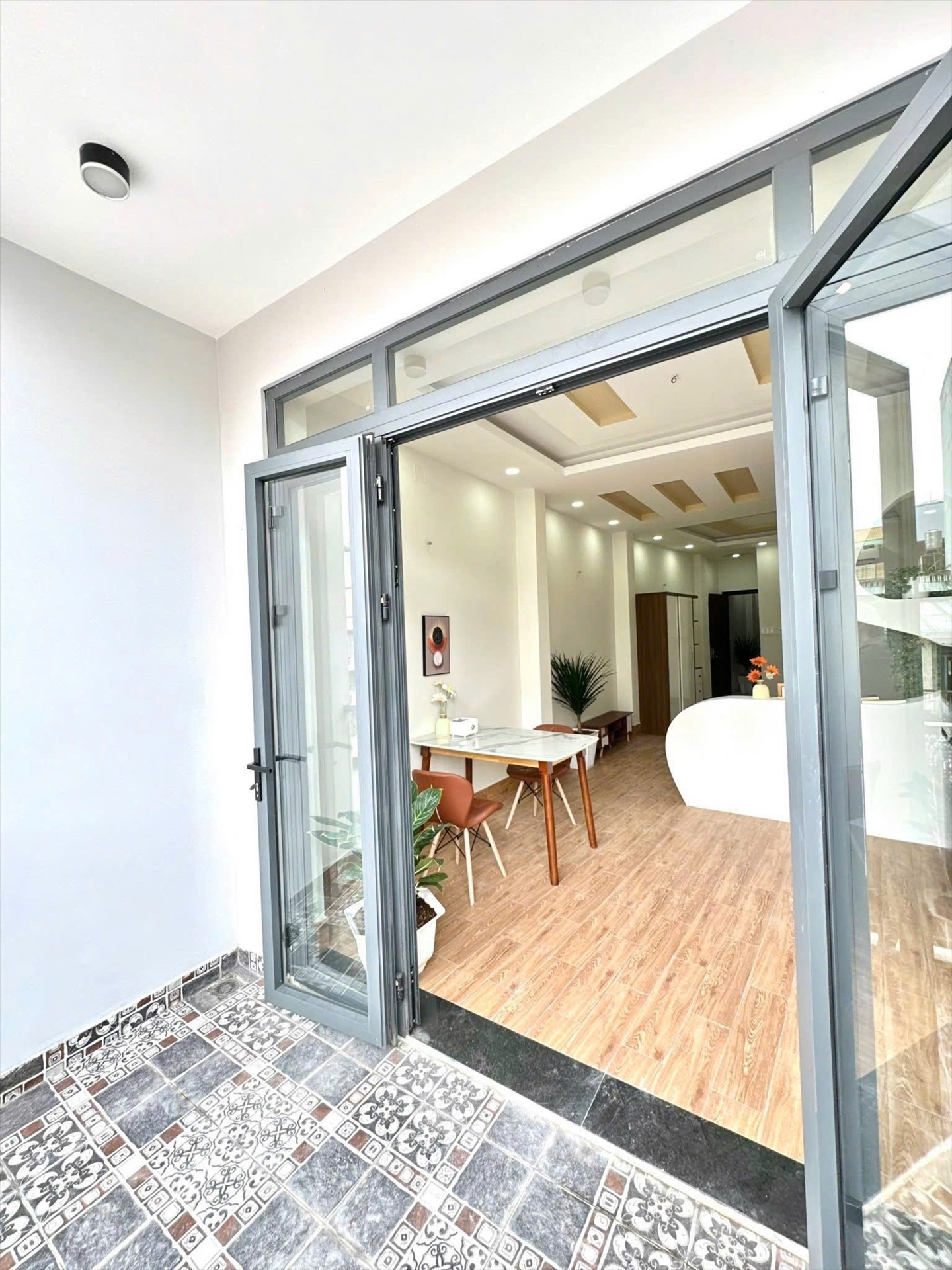 Phòng trọ TT House Lạc Long Quân - Tân Bình - Phòng (*)