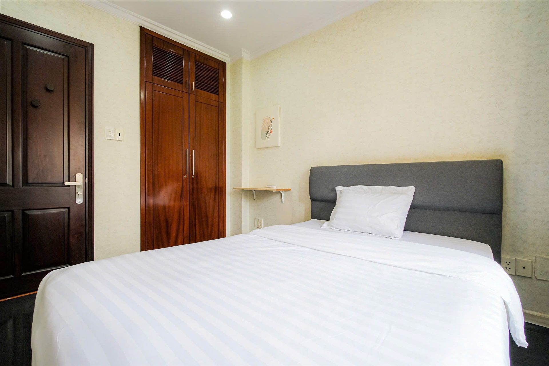 Phòng trọ TT Home Thạch Thị Thanh - Quận 1 - Phòng (*)