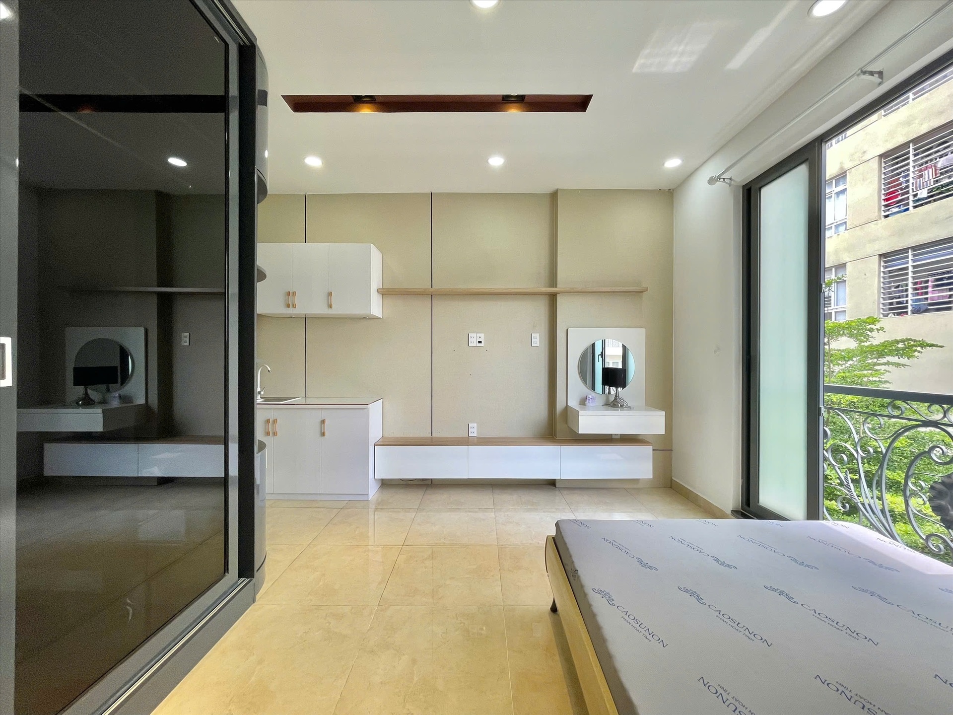 Phòng trọ Studio 25m2 tại Bhome Nguyễn Văn Thương - Bình Thạnh - Phòng khách