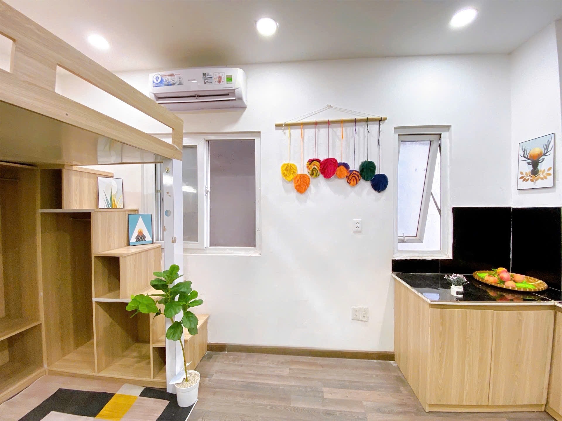 Phòng trọ Duplex 25m2 tại Yolo House Hồ Văn Huê - Phú Nhuận - Phòng khách