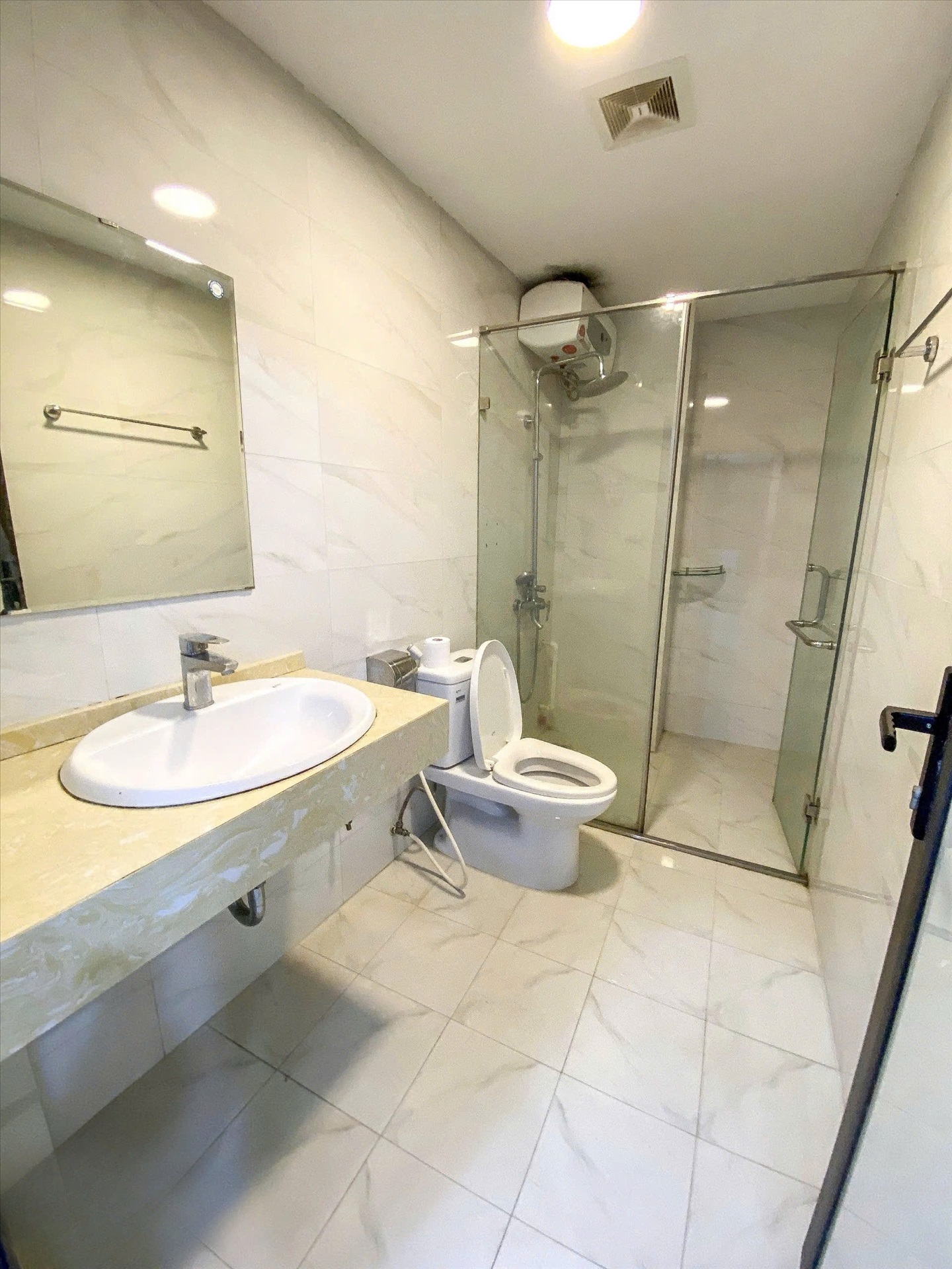 Phòng trọ Studio 28m2 tại RenHouse Đình Thôn - Nam Từ Liêm - Phòng tắm